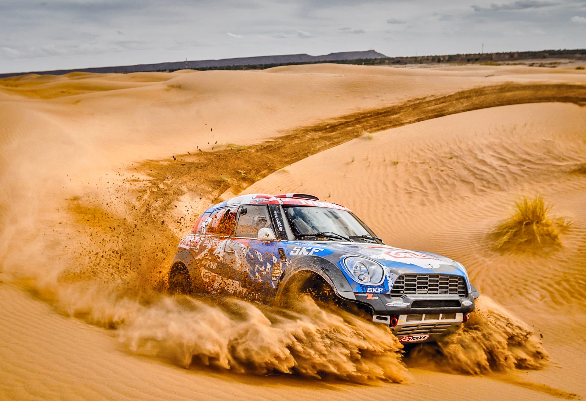 Download mobile wallpaper Sports, Sand, Desert, Car, Dune, Vehicle, Rallying for free.