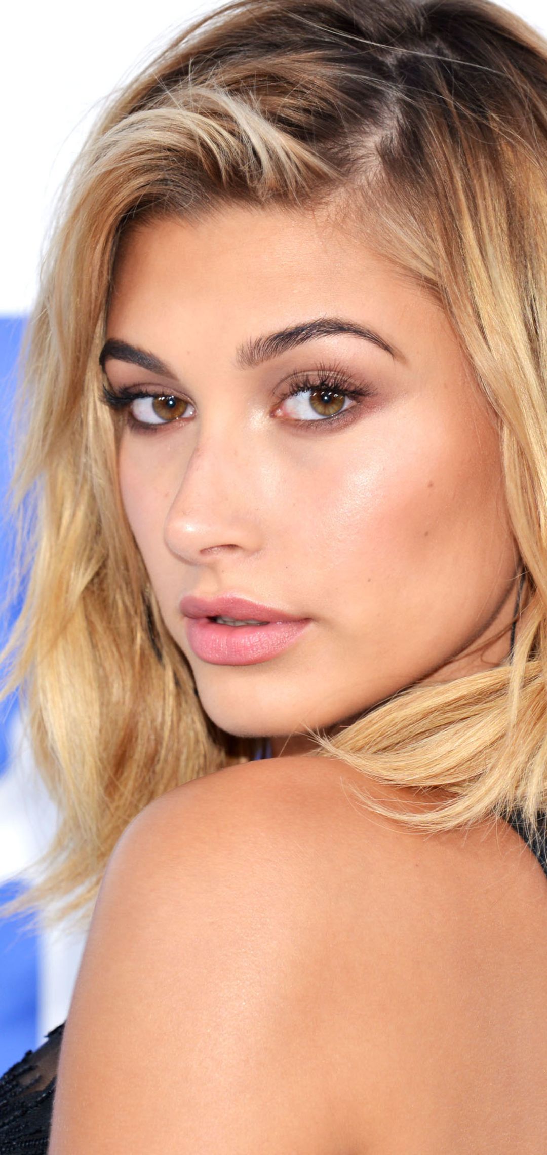 Download mobile wallpaper Celebrity, Hailey Baldwin for free.