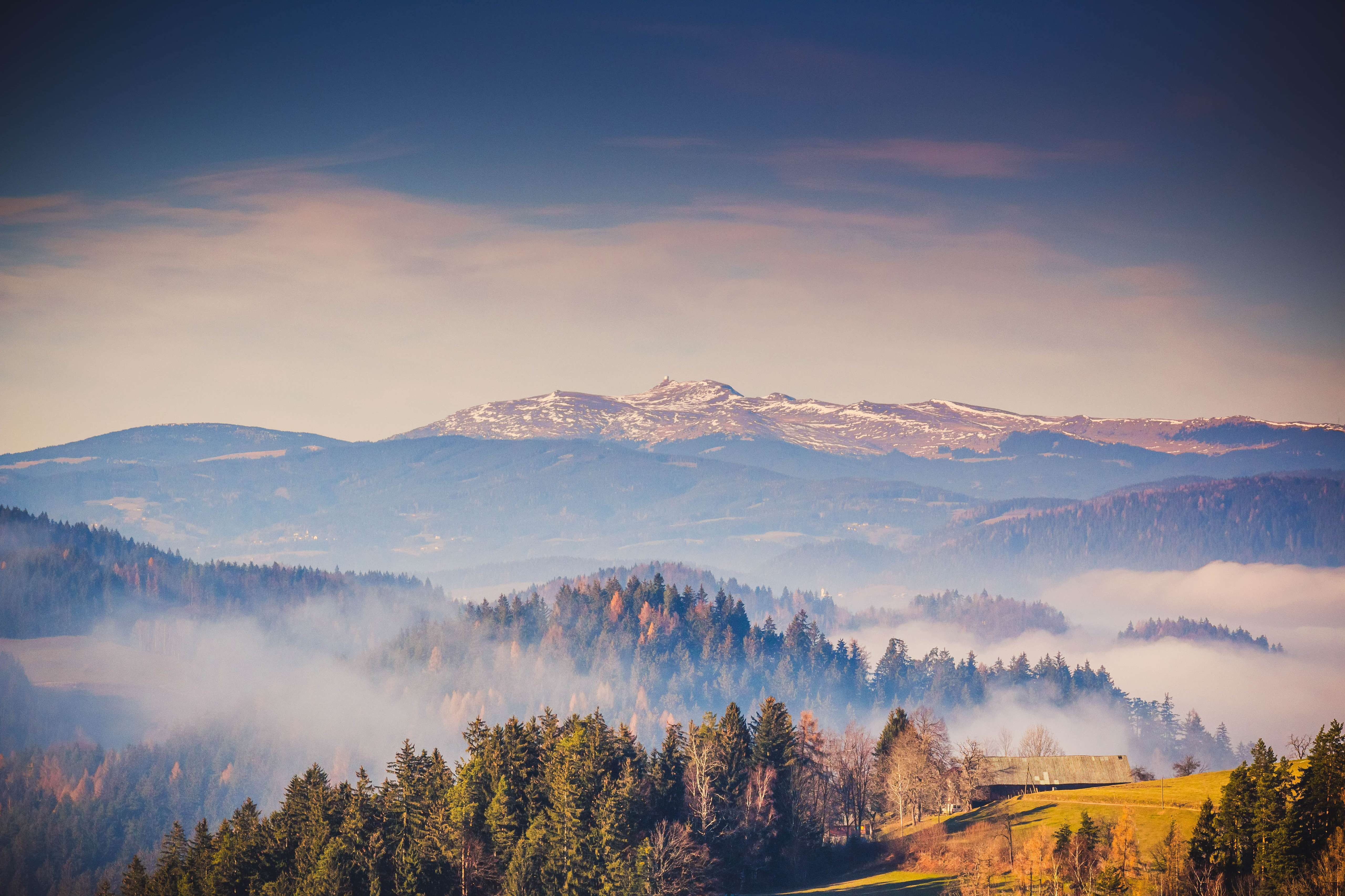 Baixe gratuitamente a imagem Montanhas, Névoa, Nevoeiro, Natureza, Floresta na área de trabalho do seu PC