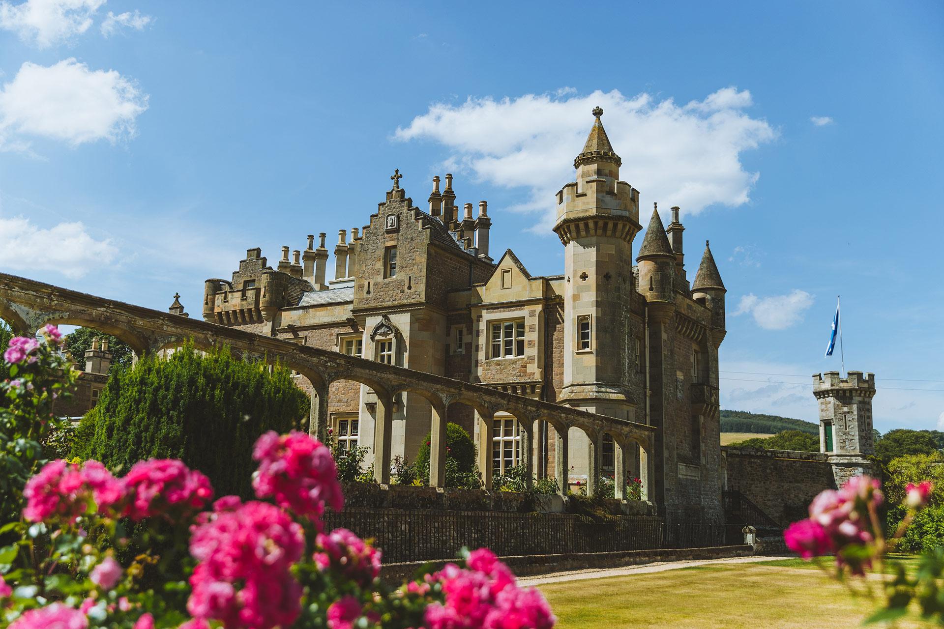 Free download wallpaper Scotland, Palace, Man Made, Palaces on your PC desktop
