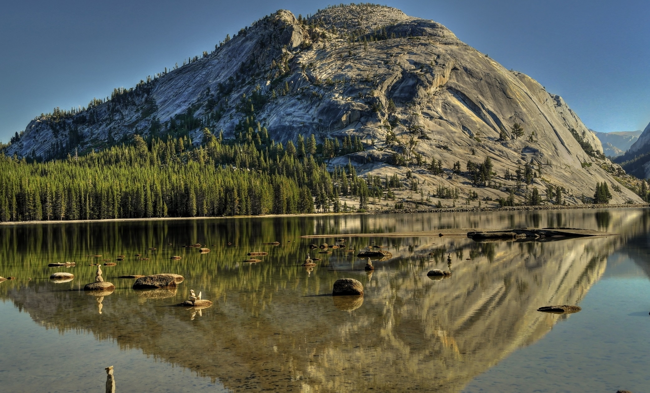 Téléchargez gratuitement l'image Noyaux, Nature, Arbres, Montagnes, Lac, Paysage sur le bureau de votre PC