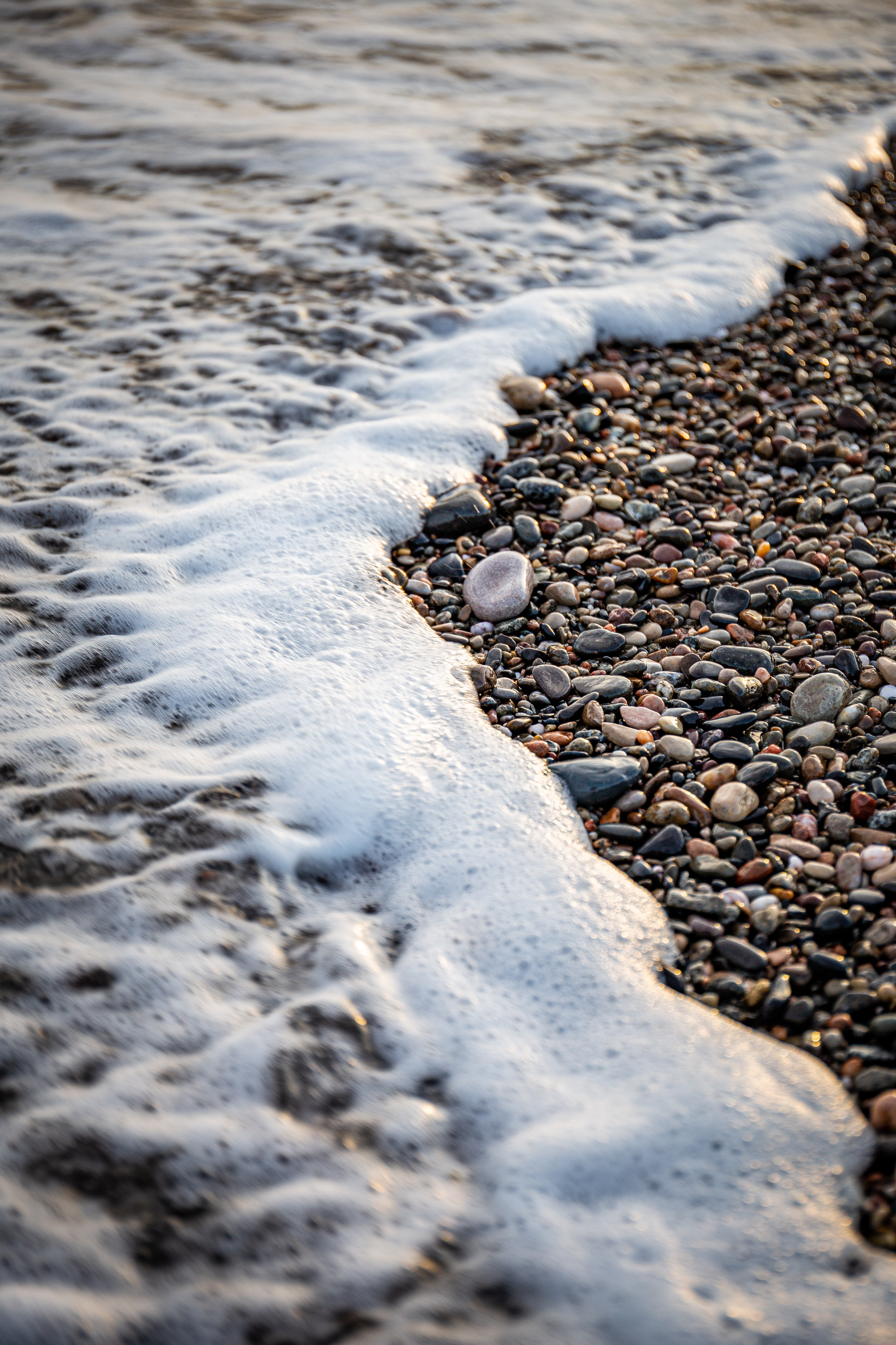 Free download wallpaper Foam, Nature, Pebble, Sea, Wave, Beach on your PC desktop