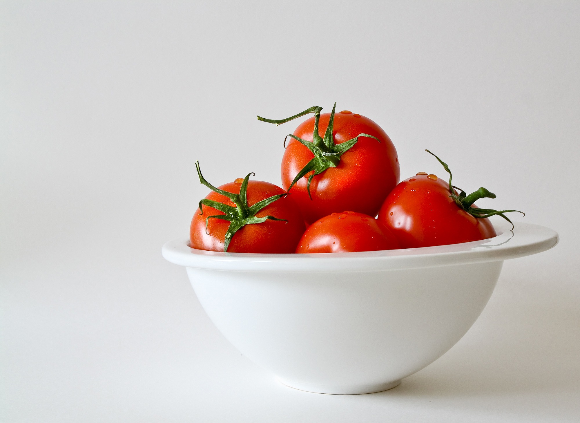 Full HD Wallpaper vegetables, minimalism, plate, tomatoes
