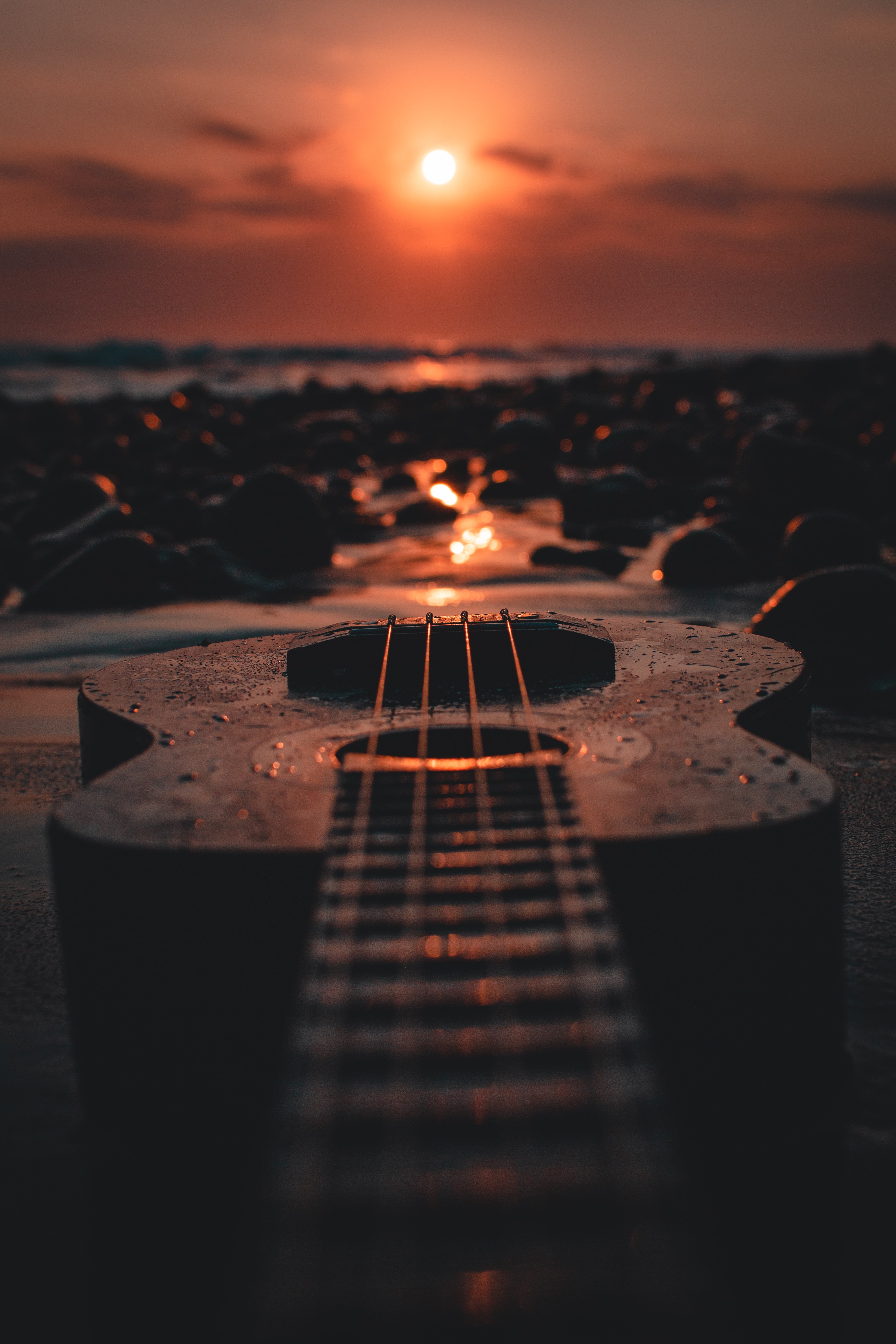 139741 baixar papel de parede violão, música, guitarra, pôr do sol, crepúsculo, praia, ukulele - protetores de tela e imagens gratuitamente