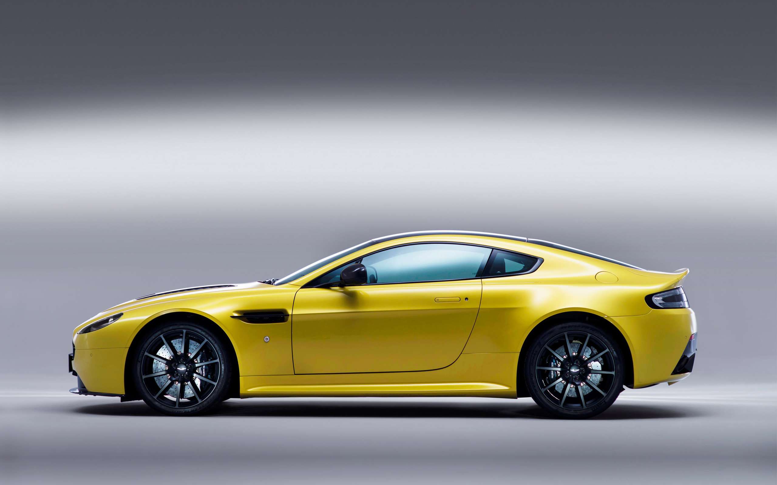 Laden Sie Aston Martin V12 Vorteil HD-Desktop-Hintergründe herunter