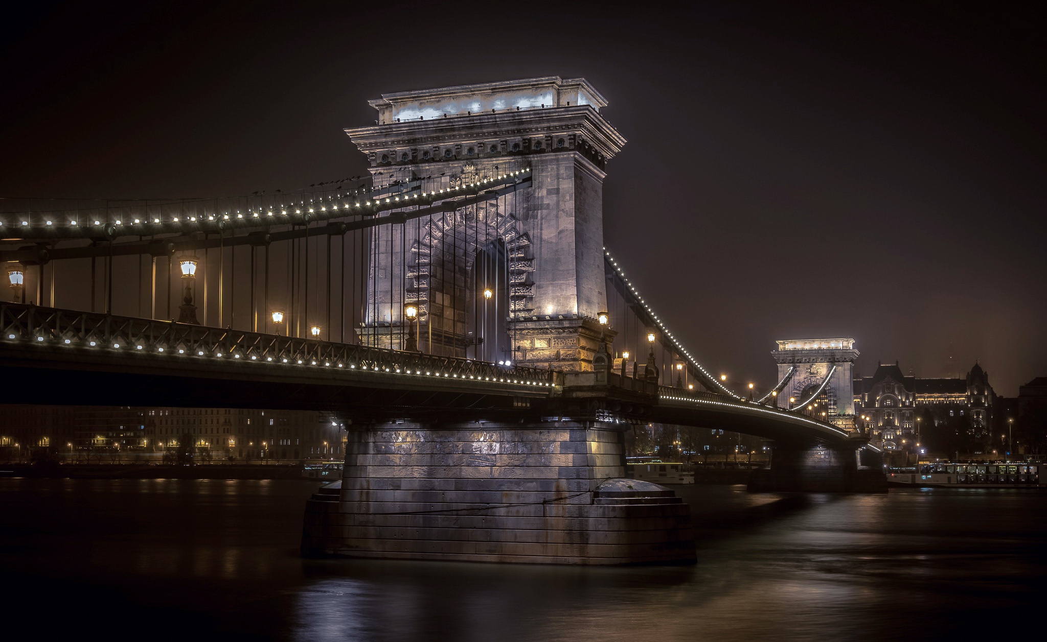 Laden Sie das Ungarn, Budapest, Nacht, Brücken, Menschengemacht, Kettenbrücke-Bild kostenlos auf Ihren PC-Desktop herunter