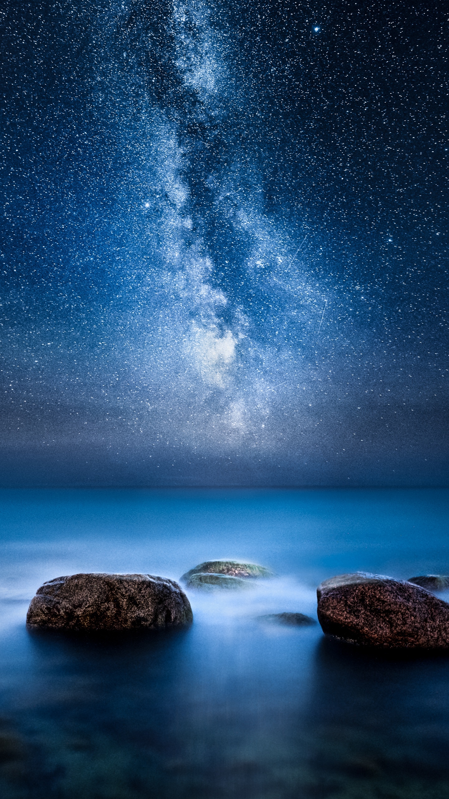 Download mobile wallpaper Night, Horizon, Starry Sky, Earth, Milky Way for free.