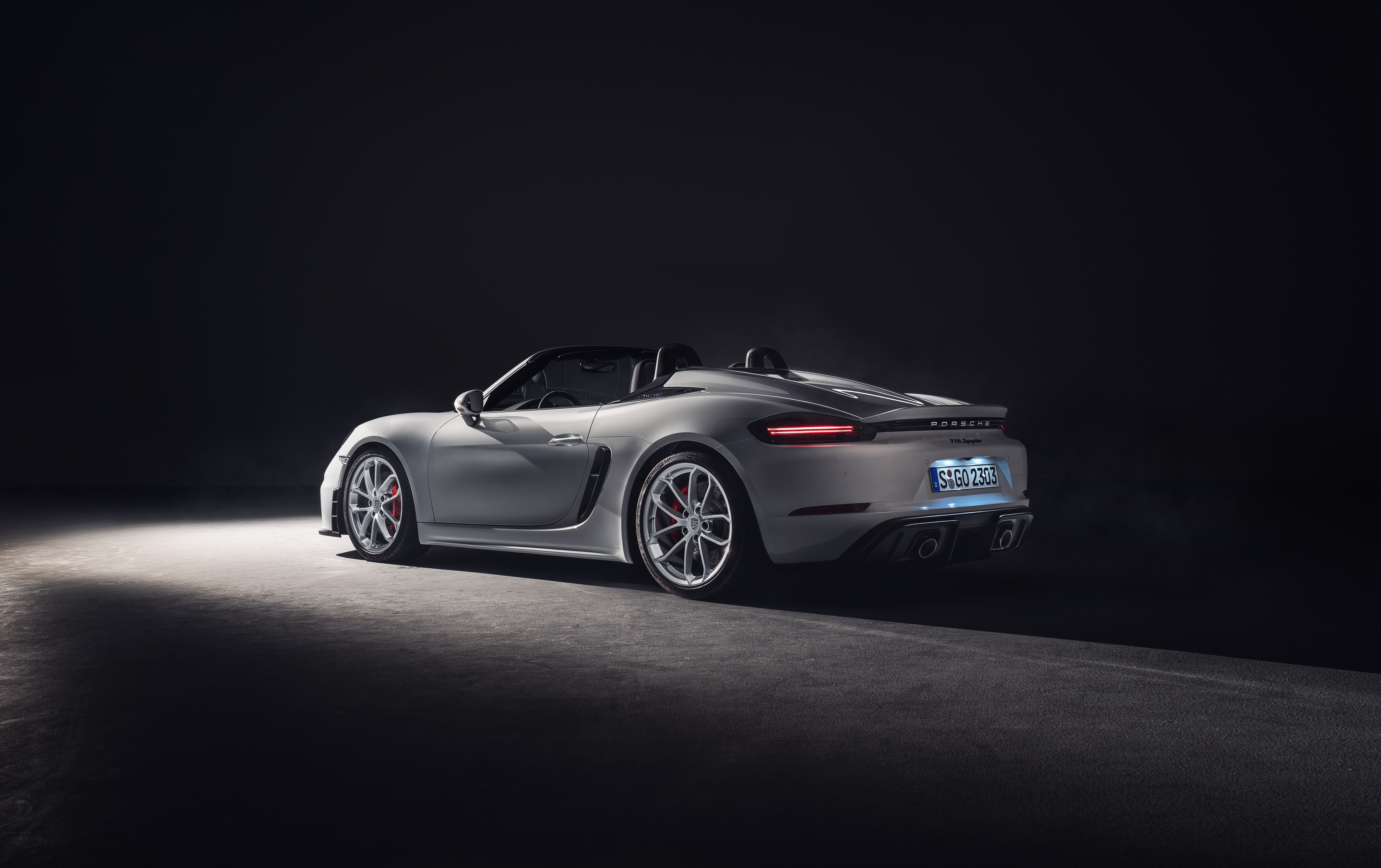 Завантажити шпалери Porsche 718 Spyder на телефон безкоштовно