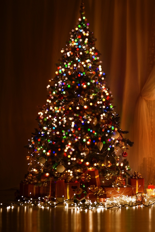 Download mobile wallpaper Teddy Bear, Christmas, Holiday, Room, Gift, Christmas Tree, Candle, Christmas Ornaments, Christmas Lights for free.