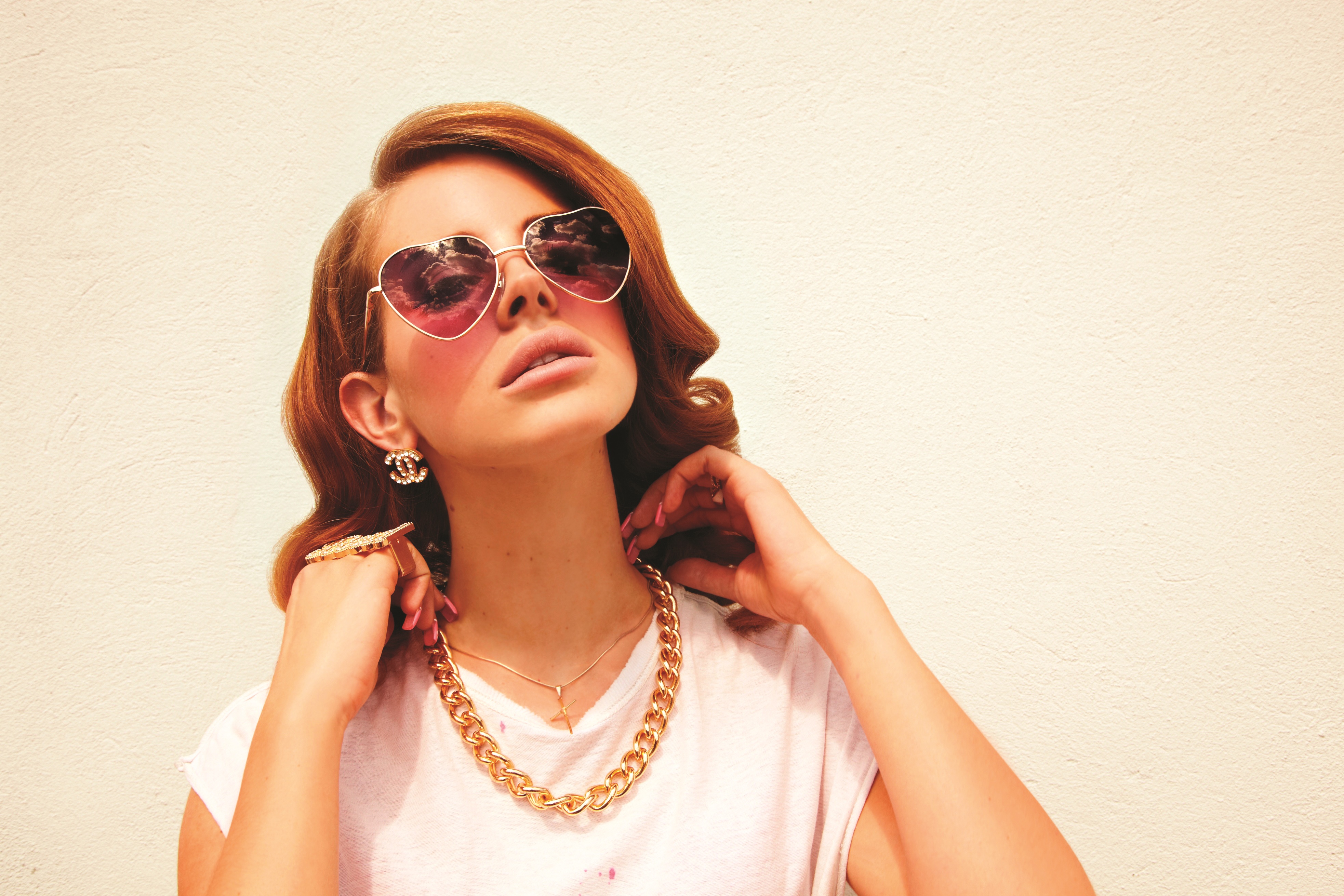 Descarga gratuita de fondo de pantalla para móvil de Música, Gafas De Sol, Lana Del Rey.