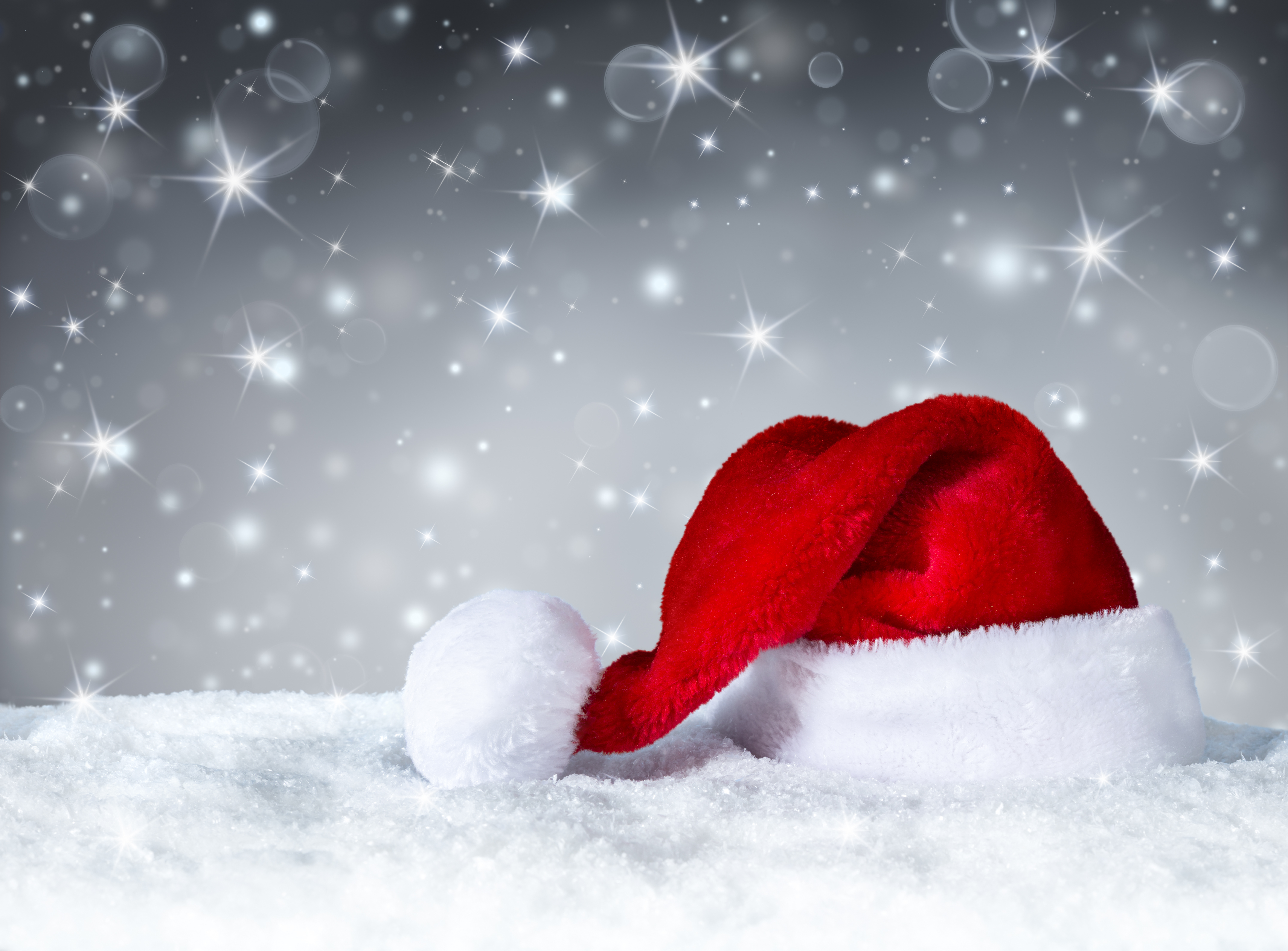 Handy-Wallpaper Feiertage, Sterne, Schnee, Weihnachten, Weihnachtsmütze kostenlos herunterladen.