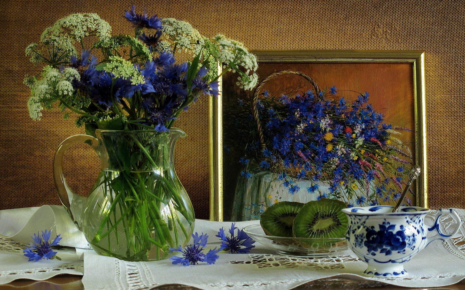 Завантажити шпалери безкоштовно Ківі, Натюрморт, Квітка, Ваза, Фотографія, Синя Квітка картинка на робочий стіл ПК
