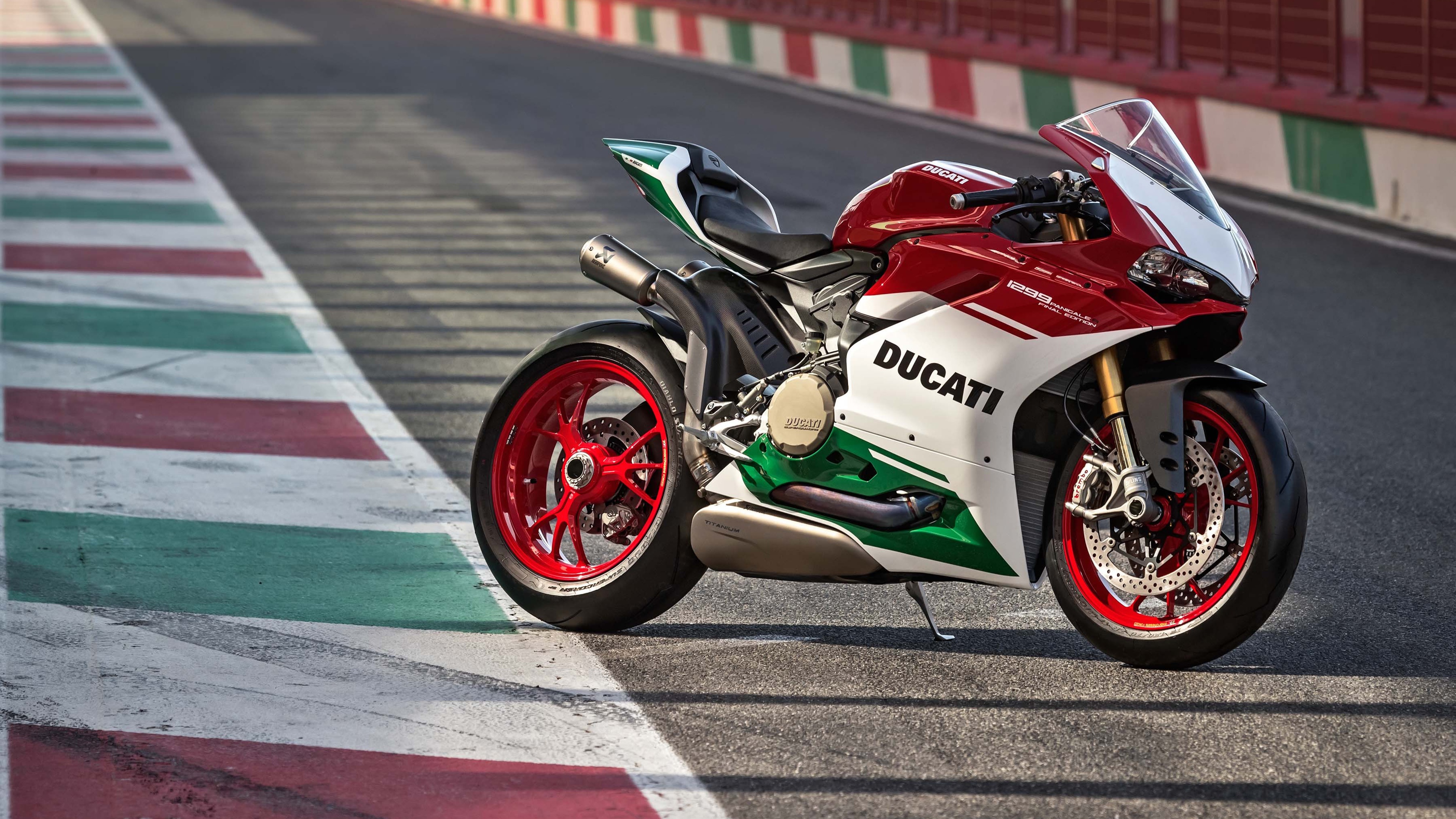 Los mejores fondos de pantalla de Ducati 1299 para la pantalla del teléfono