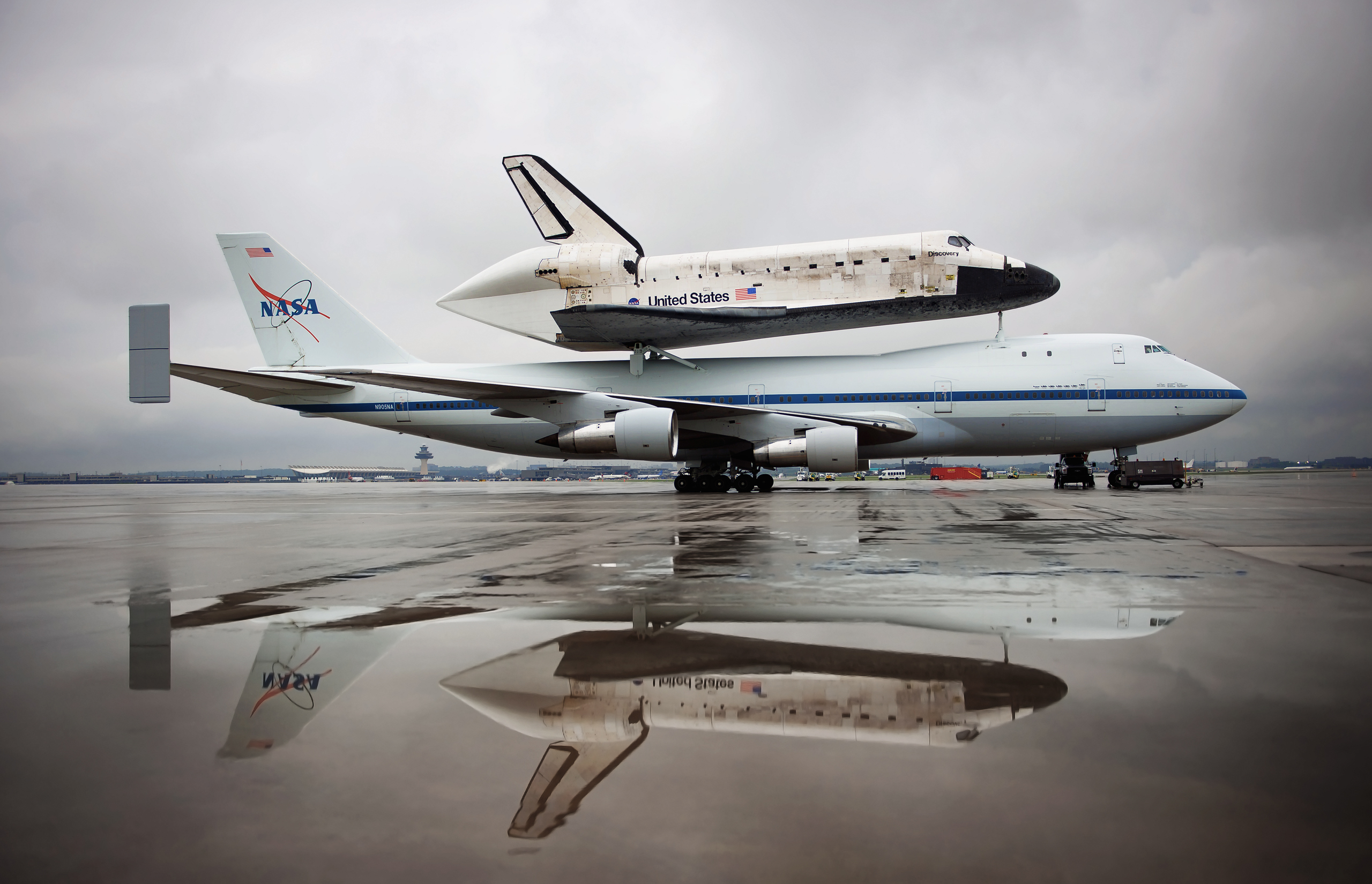 vehicles, space shuttle discovery