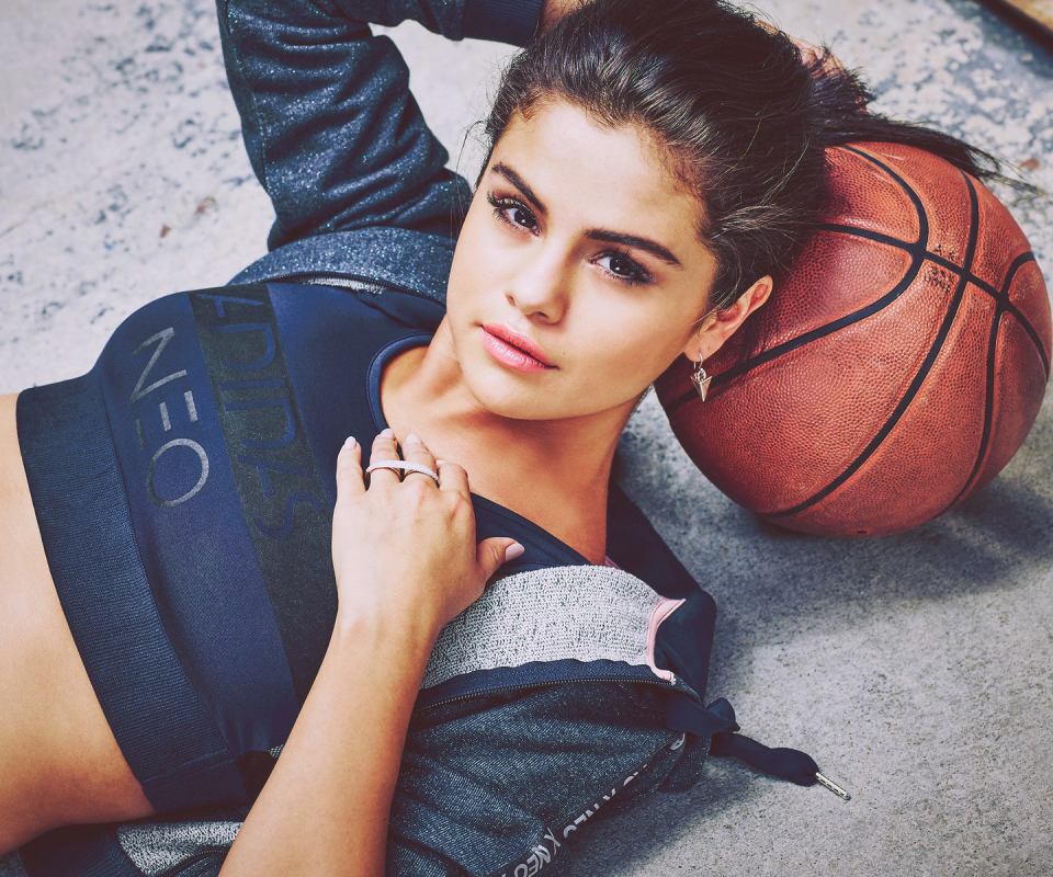 Laden Sie das Musik, Adidas, Selena Gomez-Bild kostenlos auf Ihren PC-Desktop herunter