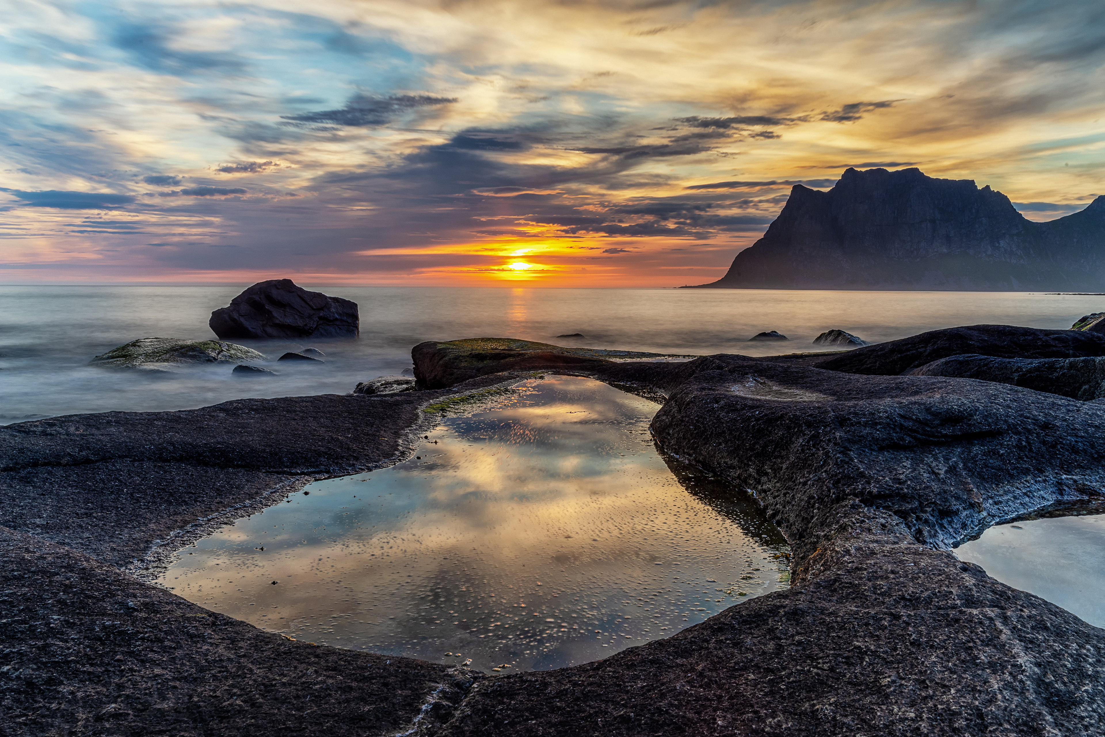 Free download wallpaper Horizon, Sunrise, Earth, Norway on your PC desktop