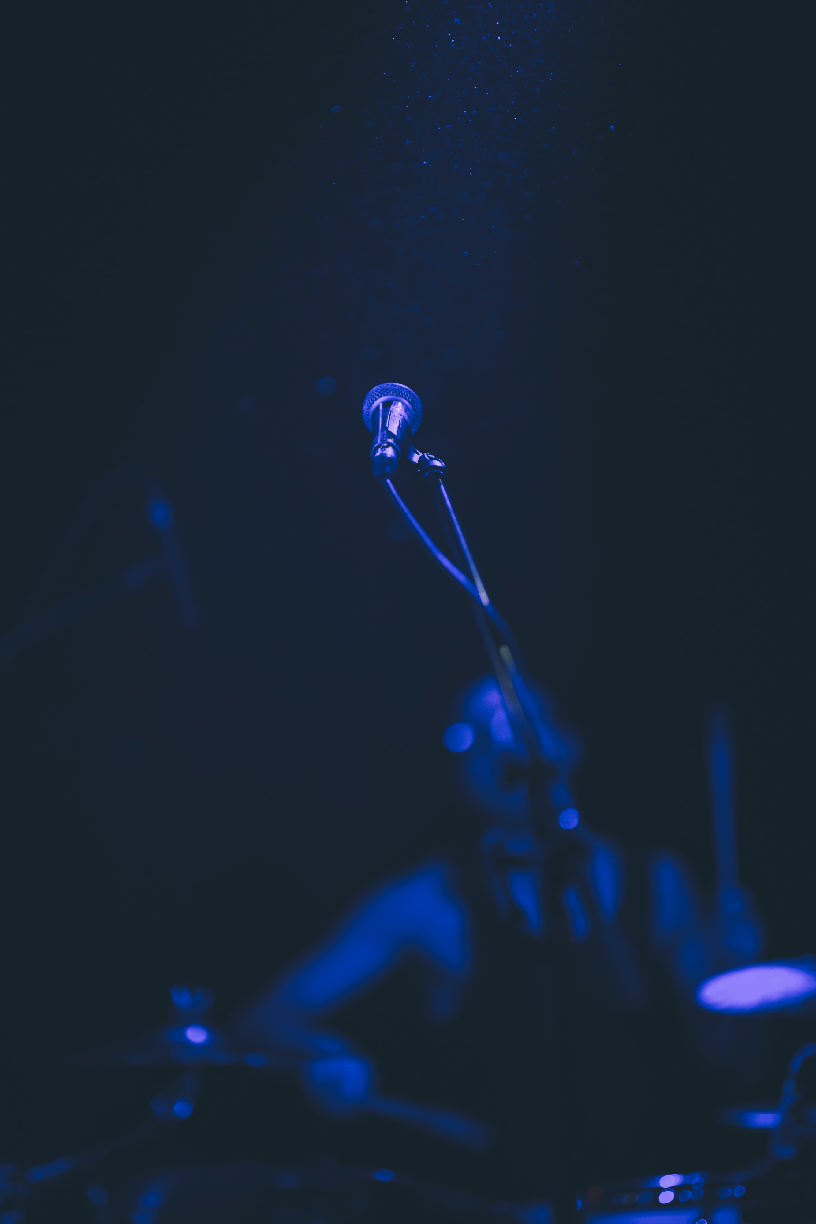 concert, music, dark, microphone, microphone stand