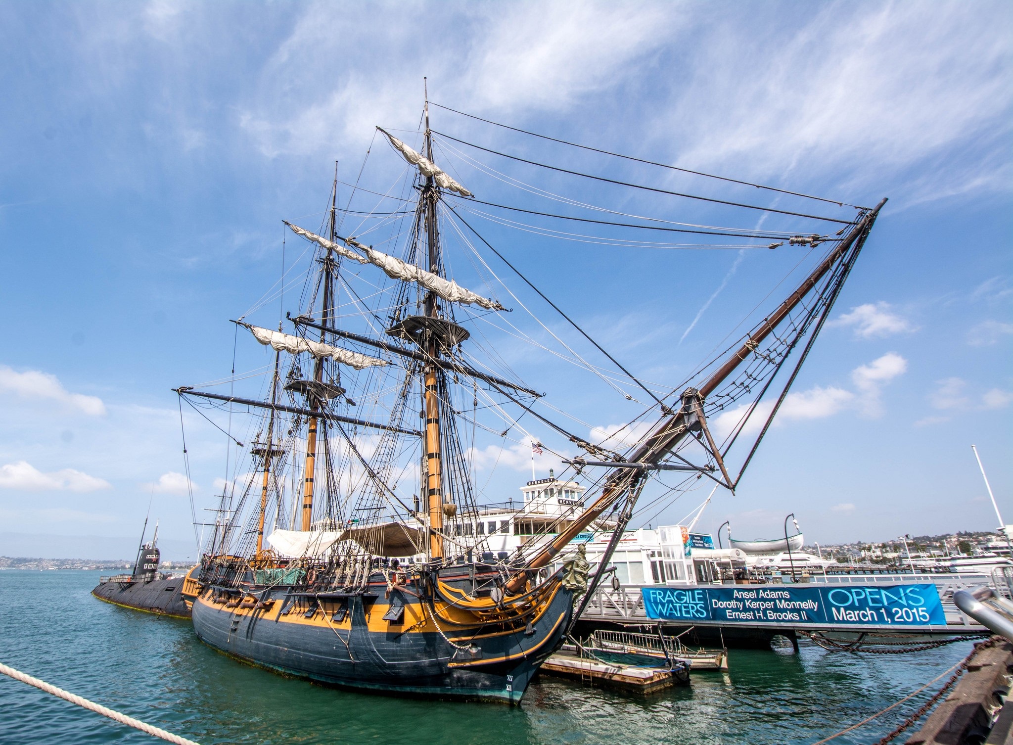 Télécharger des fonds d'écran Hms Surprise HD