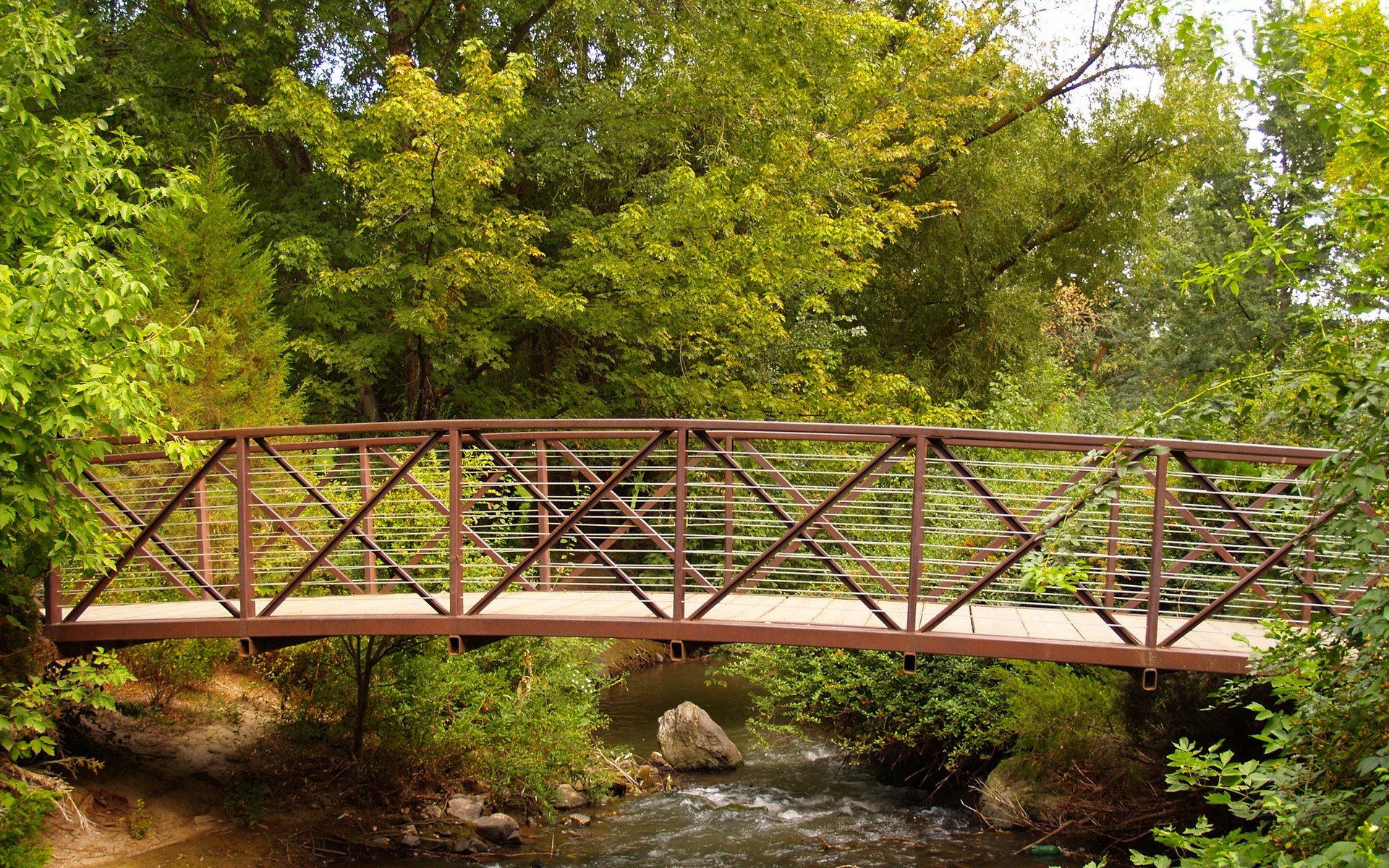 158740 скачать картинку сделано человеком, мост, фотография, ручей, дерево, мосты - обои и заставки бесплатно