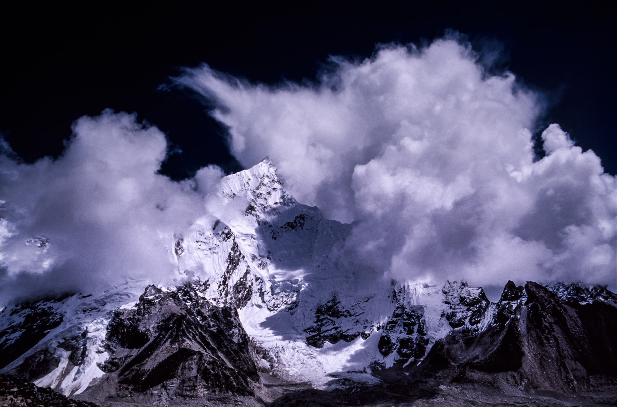 Descarga gratuita de fondo de pantalla para móvil de Naturaleza, Montañas, Montaña, Cima, Nube, Tierra/naturaleza.