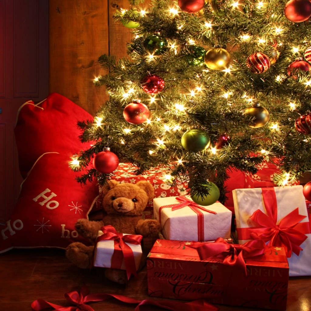 Скачать обои бесплатно Рождество, Подарок, Камин, Подарки, Плюшевый Мишка, Рождественские Украшения, Праздничные, Рождественские Огни картинка на рабочий стол ПК