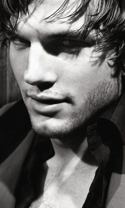 Download mobile wallpaper Celebrity, Ashton Kutcher for free.