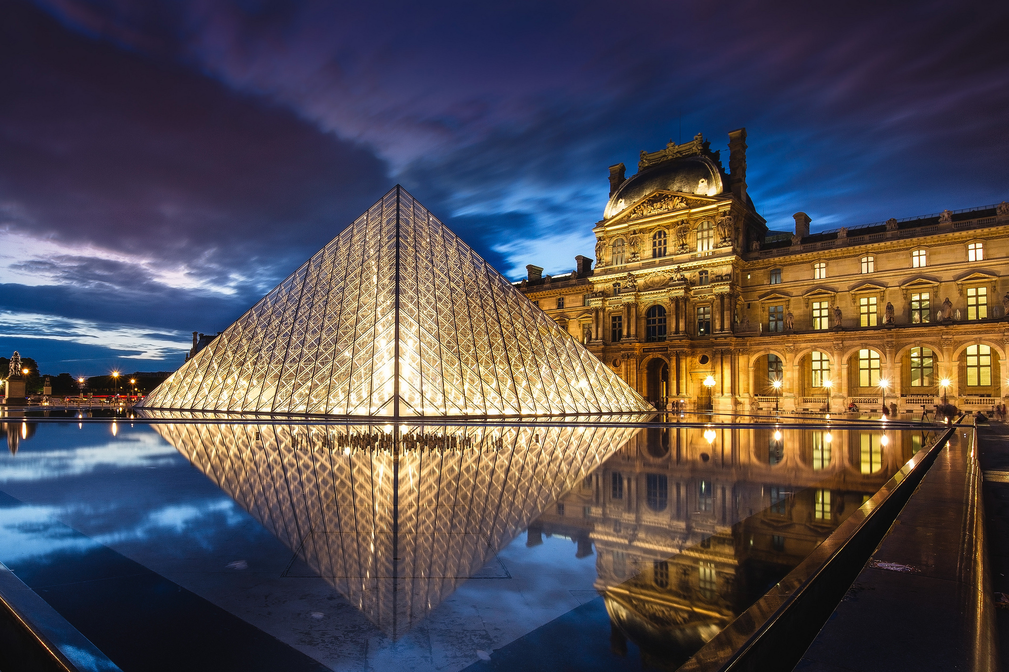man made, the louvre, museum, paris, reflection