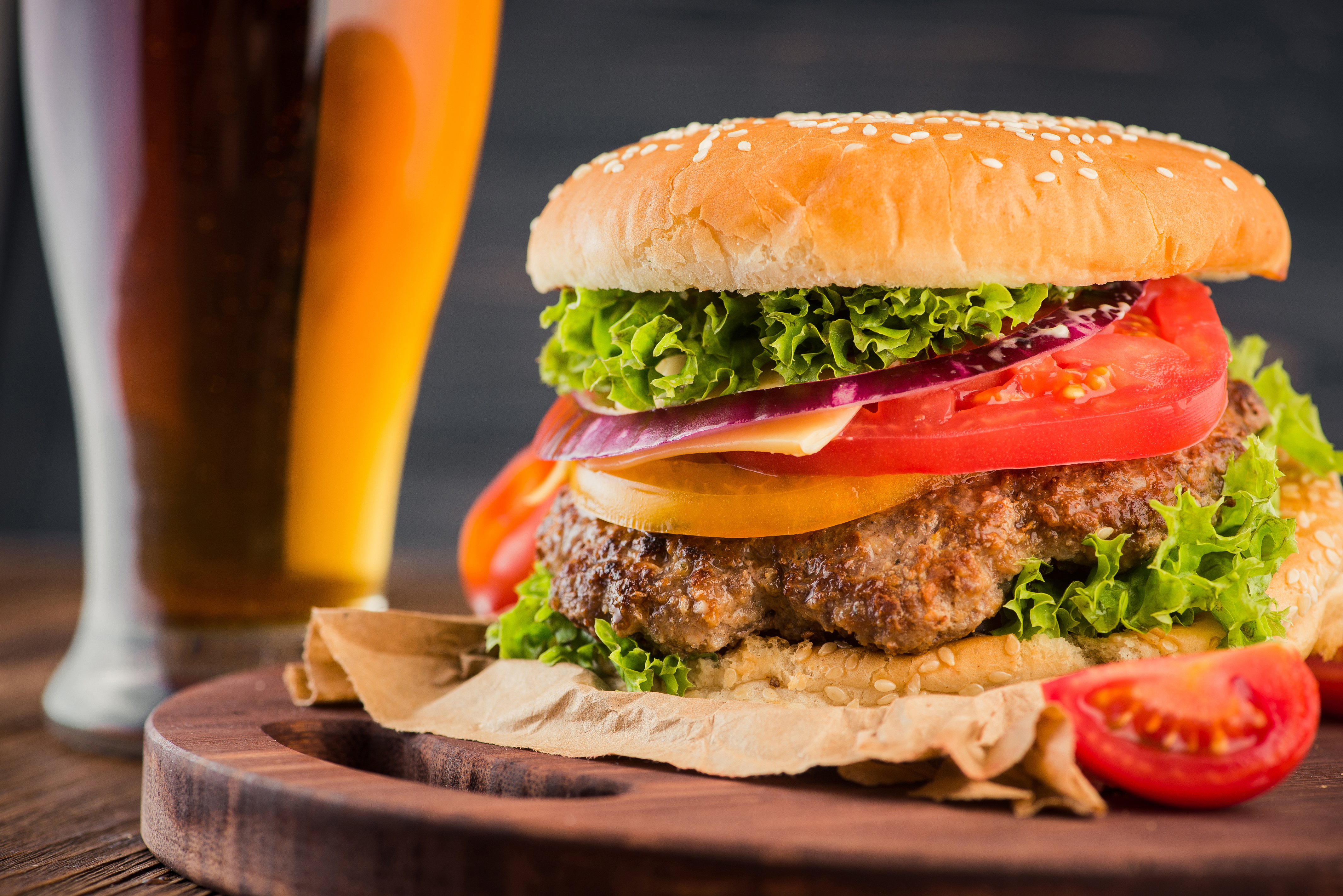 Laden Sie das Hamburger, Tomate, Nahrungsmittel-Bild kostenlos auf Ihren PC-Desktop herunter