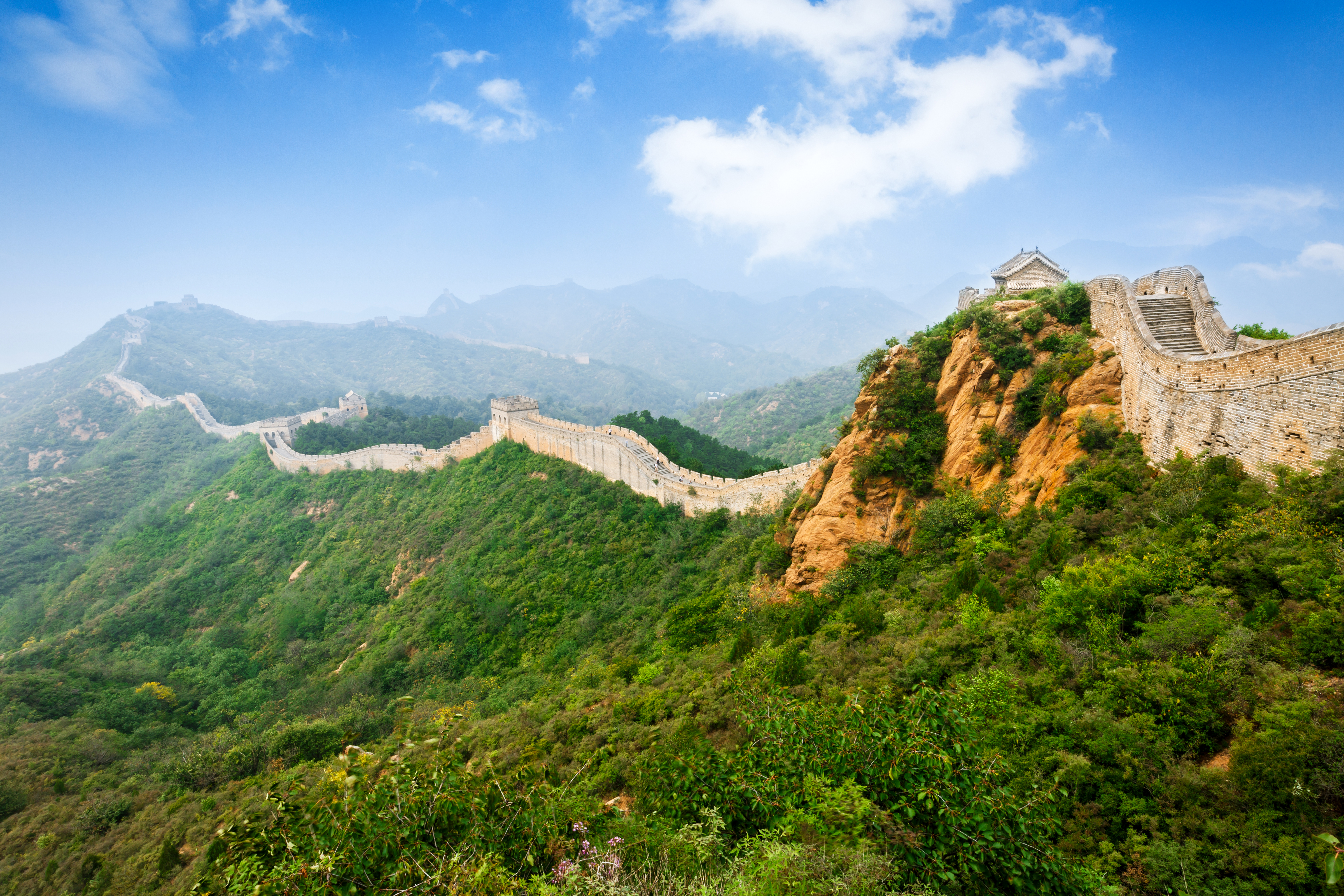 Handy-Wallpaper Chinesische Mauer, Wald, Baum, China, Monumente, Menschengemacht kostenlos herunterladen.