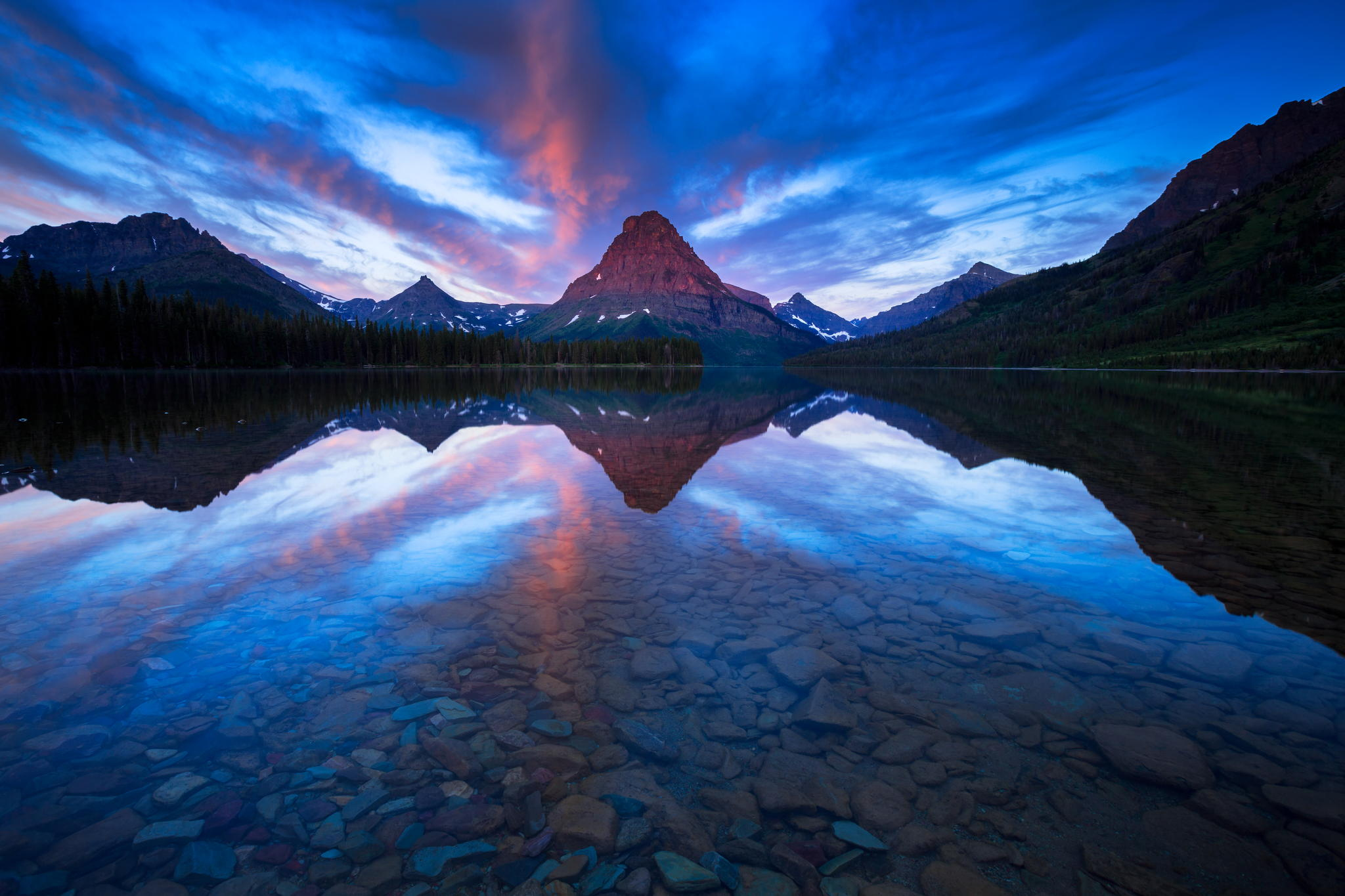 Descarga gratis la imagen Paisaje, Naturaleza, Montaña, Lago, Nube, Tierra/naturaleza, Reflejo en el escritorio de tu PC