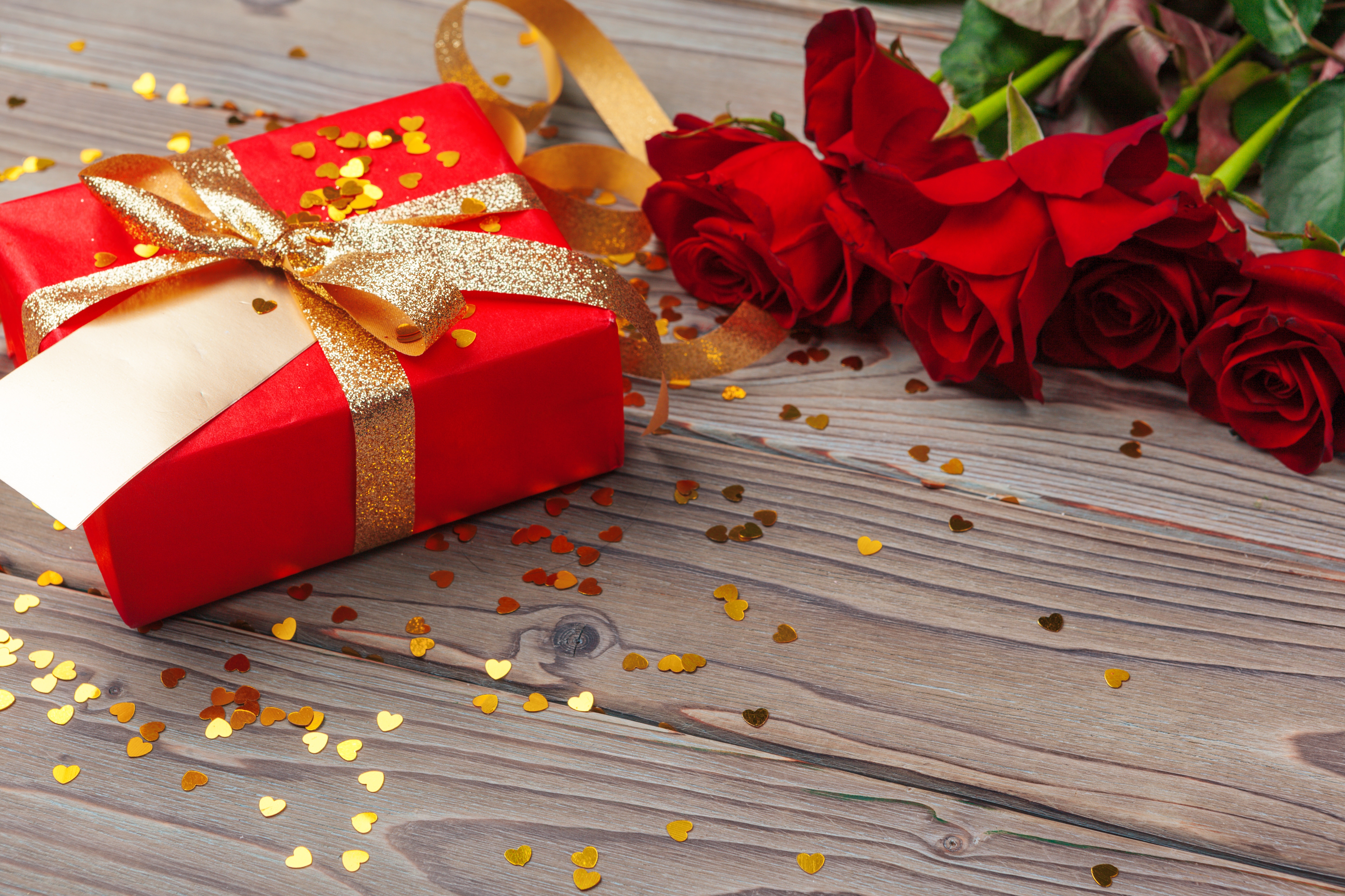 Laden Sie das Feiertage, Valentinstag, Blume, Rose, Geschenk, Rote Blume-Bild kostenlos auf Ihren PC-Desktop herunter