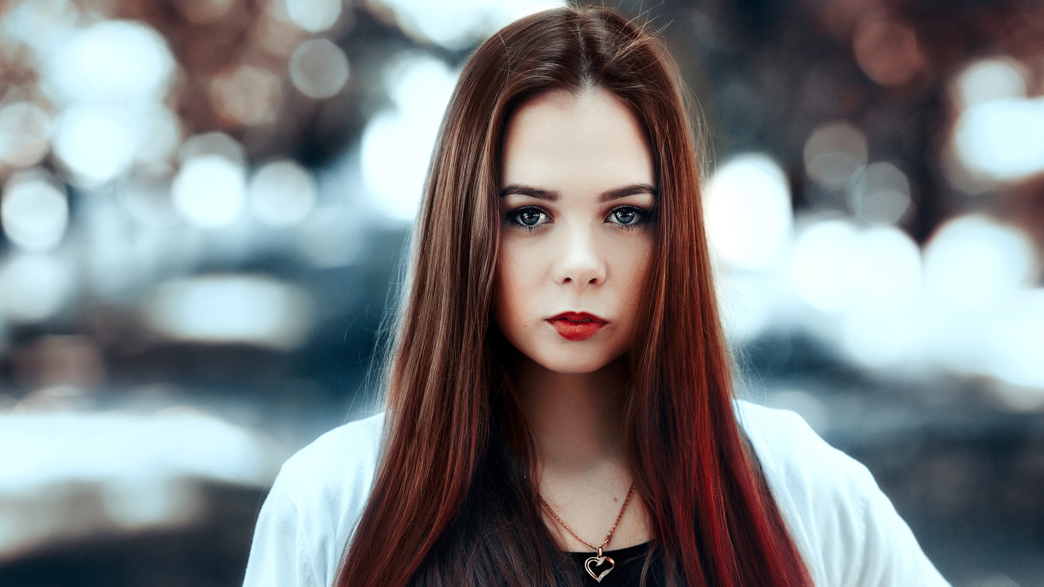 Free download wallpaper Bokeh, Face, Brunette, Model, Women, Blue Eyes, Necklace, Long Hair, Lipstick, Depth Of Field on your PC desktop