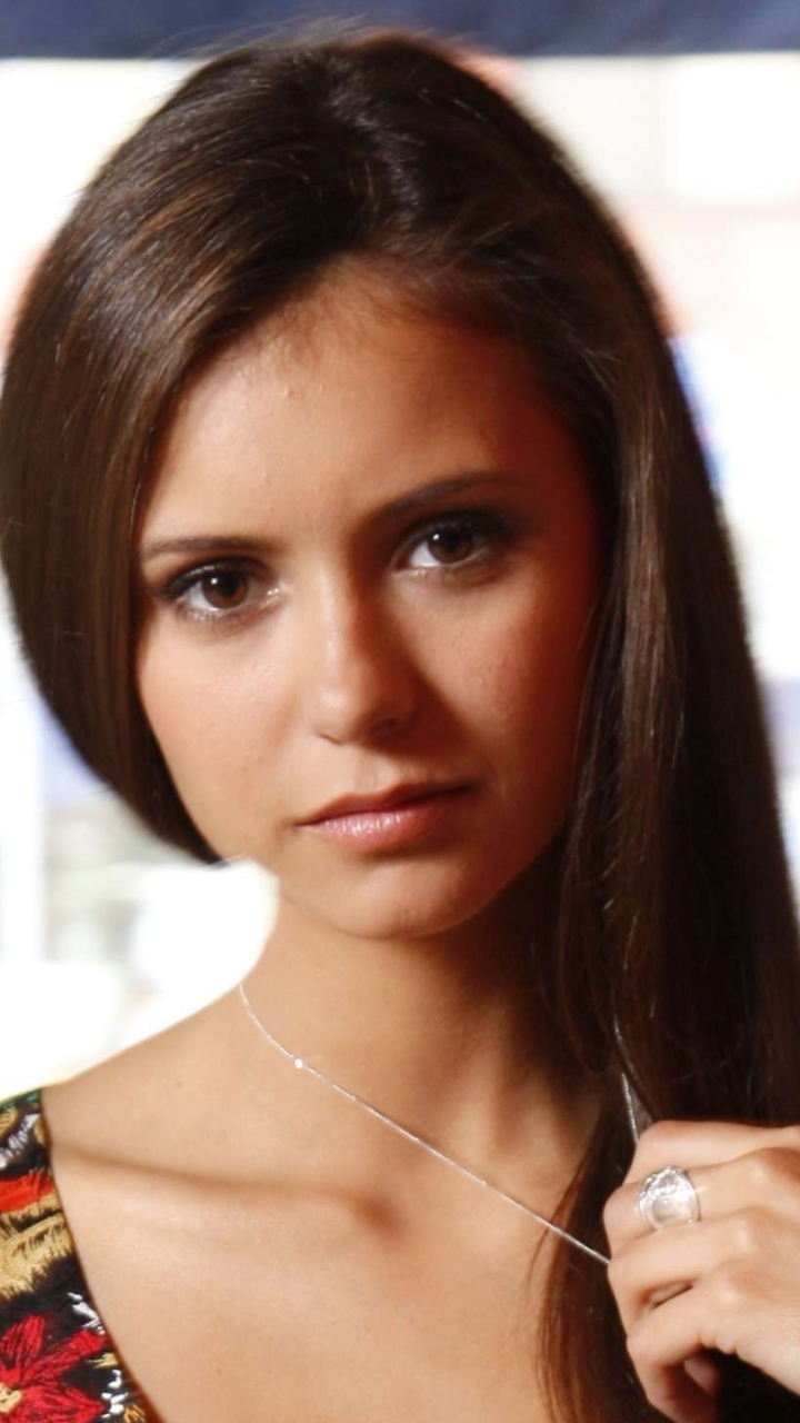 Download mobile wallpaper Celebrity, Nina Dobrev for free.