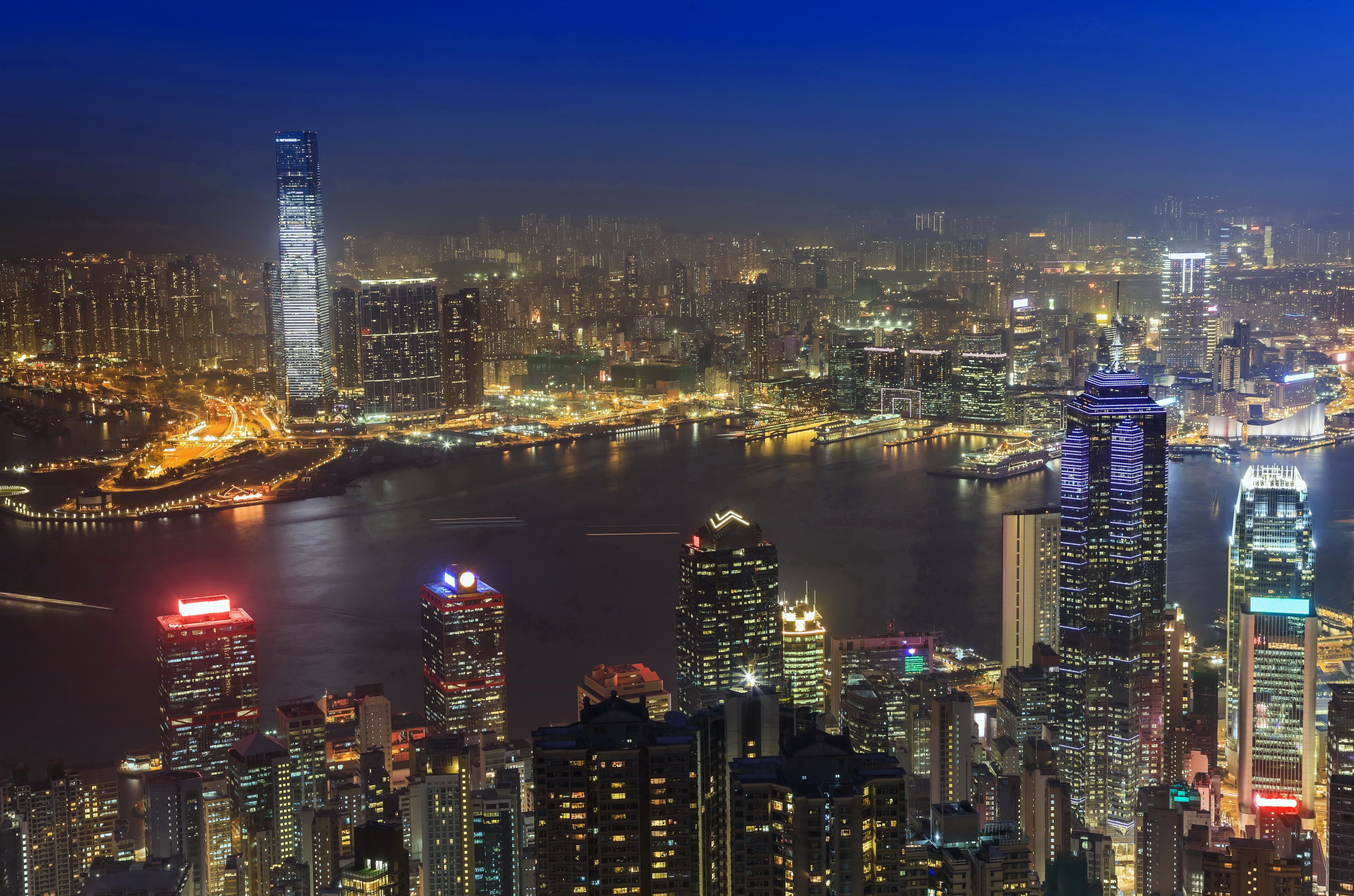 Скачать обои бесплатно Города, Ночь, Гонконг, Сделано Человеком, Кита́й картинка на рабочий стол ПК