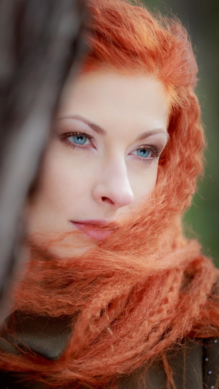 Handy-Wallpaper Haar, Modell, Frauen, Blaue Augen, Rote Haare kostenlos herunterladen.