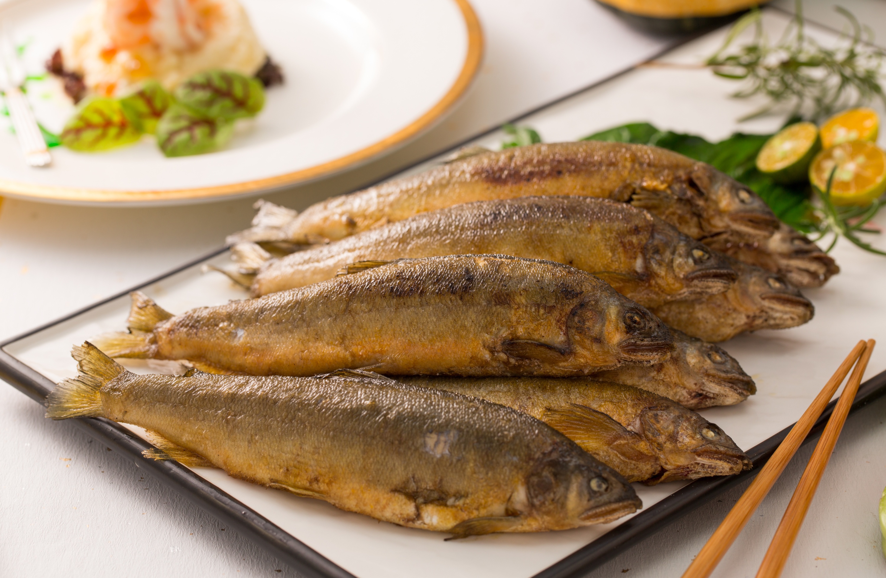 Handy-Wallpaper Fisch, Meeresfrüchte, Nahrungsmittel kostenlos herunterladen.