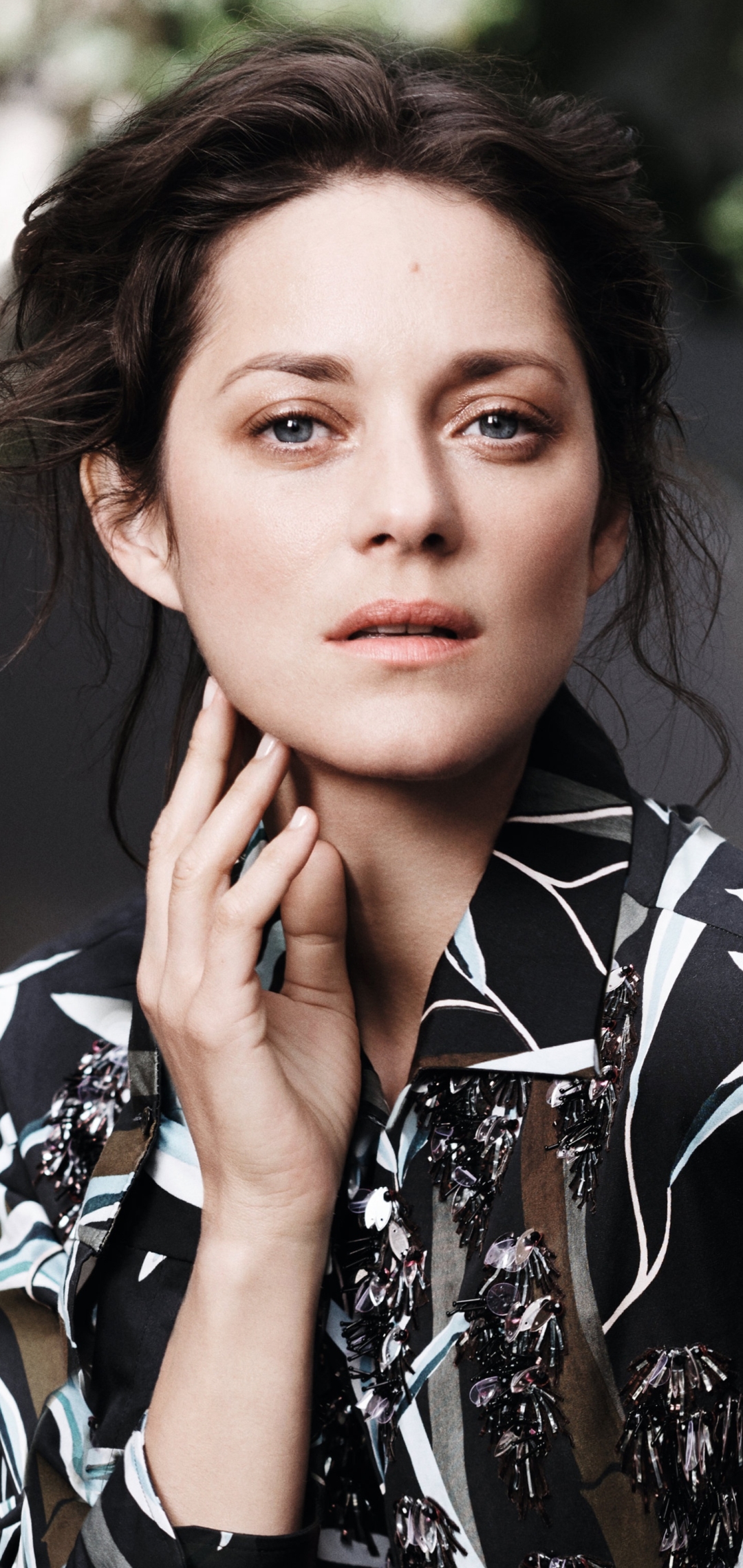 Download mobile wallpaper Brunette, Blue Eyes, Celebrity, Actress, French, Marion Cotillard for free.