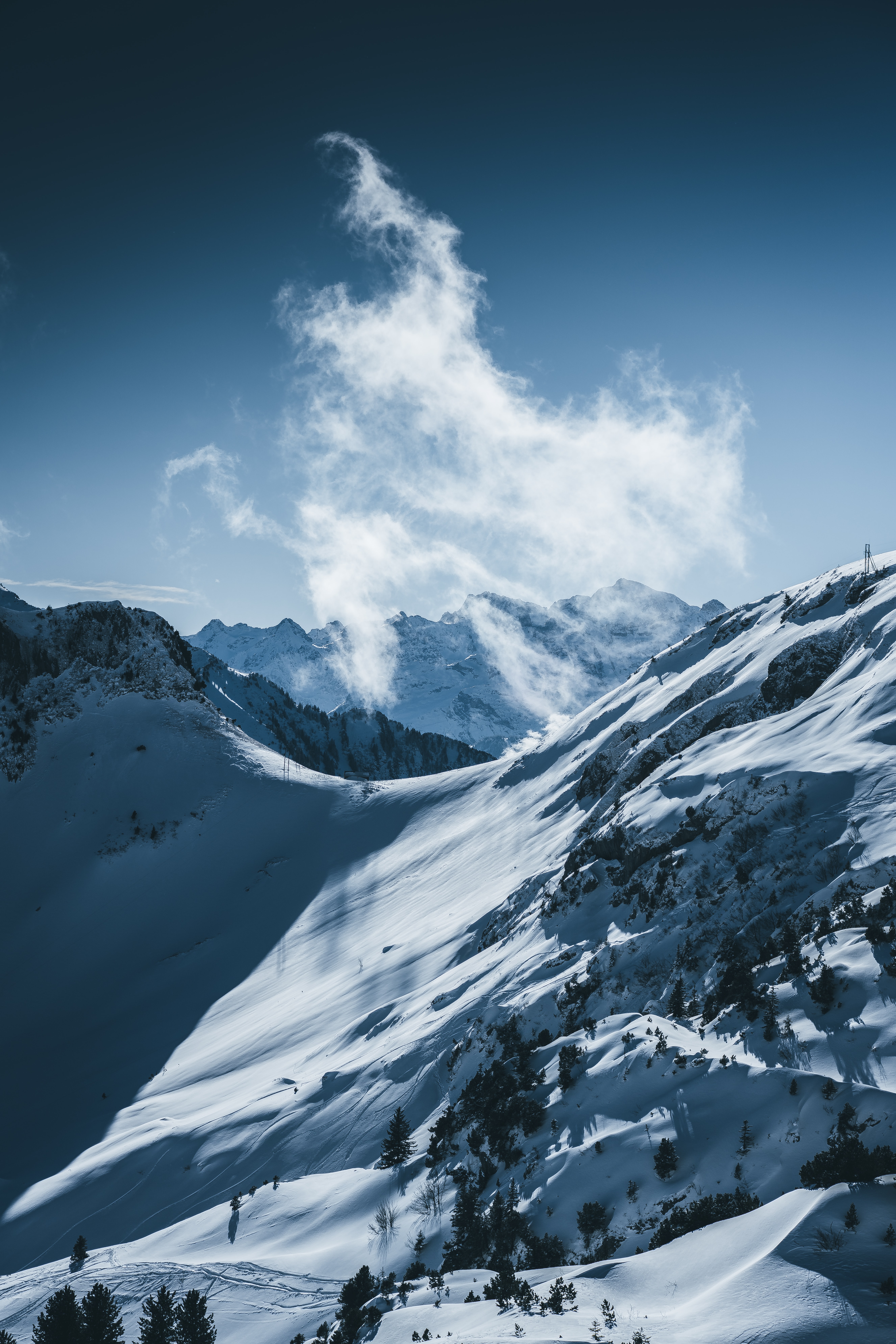 Laden Sie das Natur, Mountains, Schneebedeckt, Snowbound, Wolke, Cloud, Schnee, Landschaft, Winter-Bild kostenlos auf Ihren PC-Desktop herunter