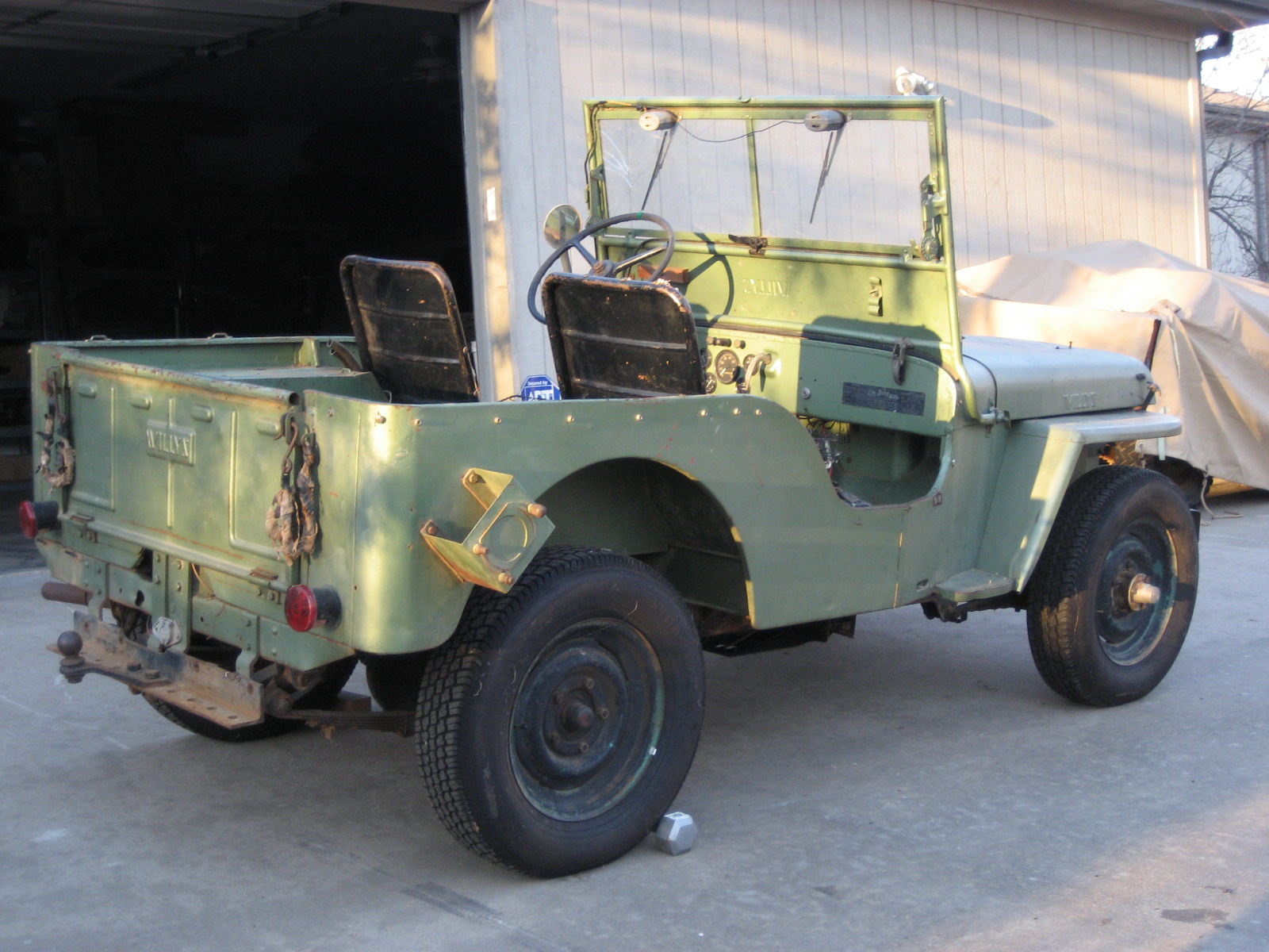 Популярні заставки і фони Джип Willys 1946 Року на комп'ютер