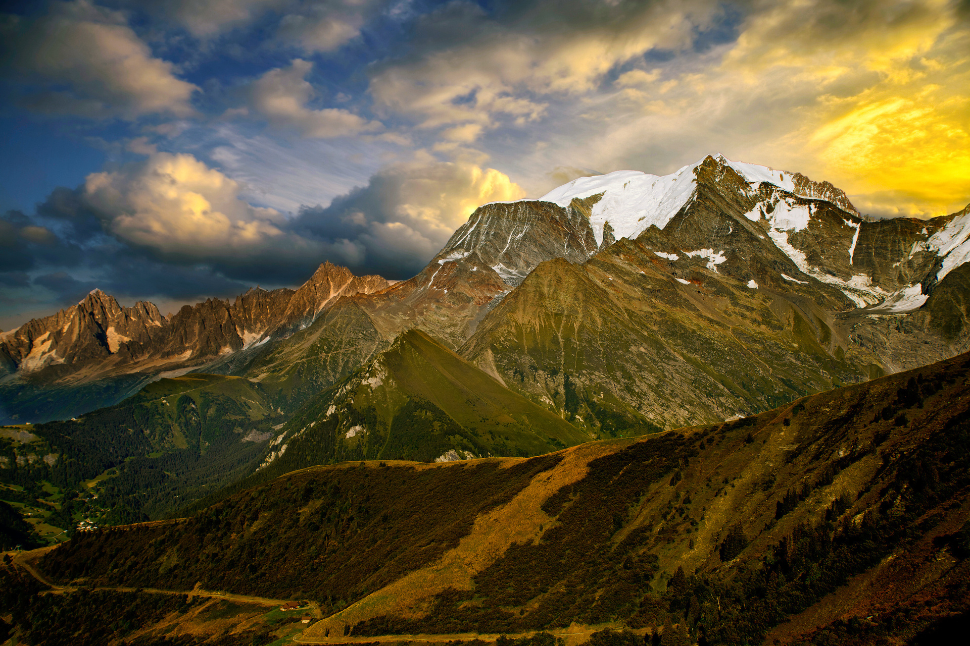 Handy-Wallpaper Berge, Gebirge, Erde/natur, Wolke, Himmel, Landschaft kostenlos herunterladen.