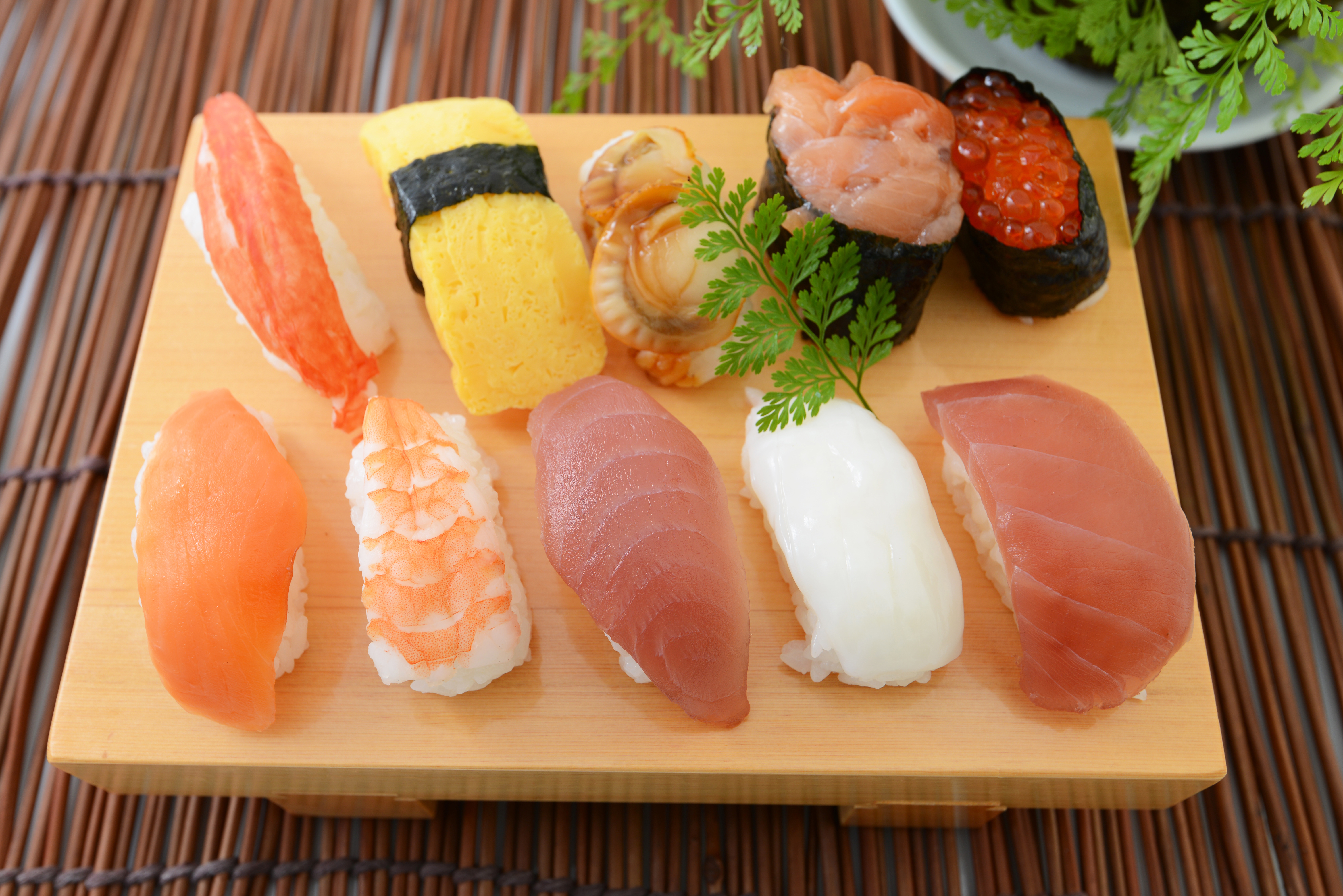1529993 Hintergrundbild herunterladen nahrungsmittel, sushi, fisch, reis, meeresfrüchte, stillleben - Bildschirmschoner und Bilder kostenlos