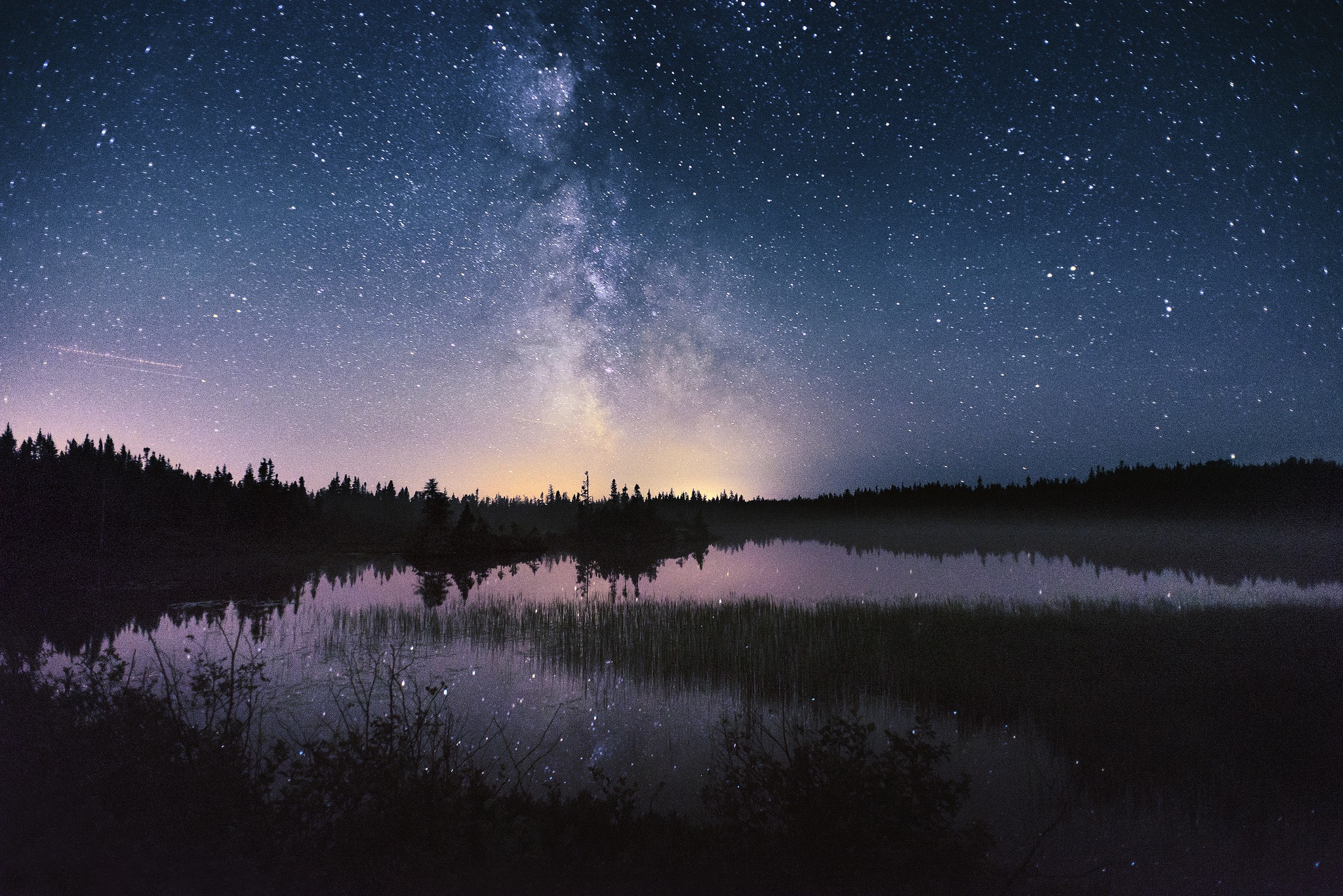 Baixe gratuitamente a imagem Estrelas, Noite, Lago, Céu Estrelado, Via Láctea, Terra/natureza, Reflecção na área de trabalho do seu PC