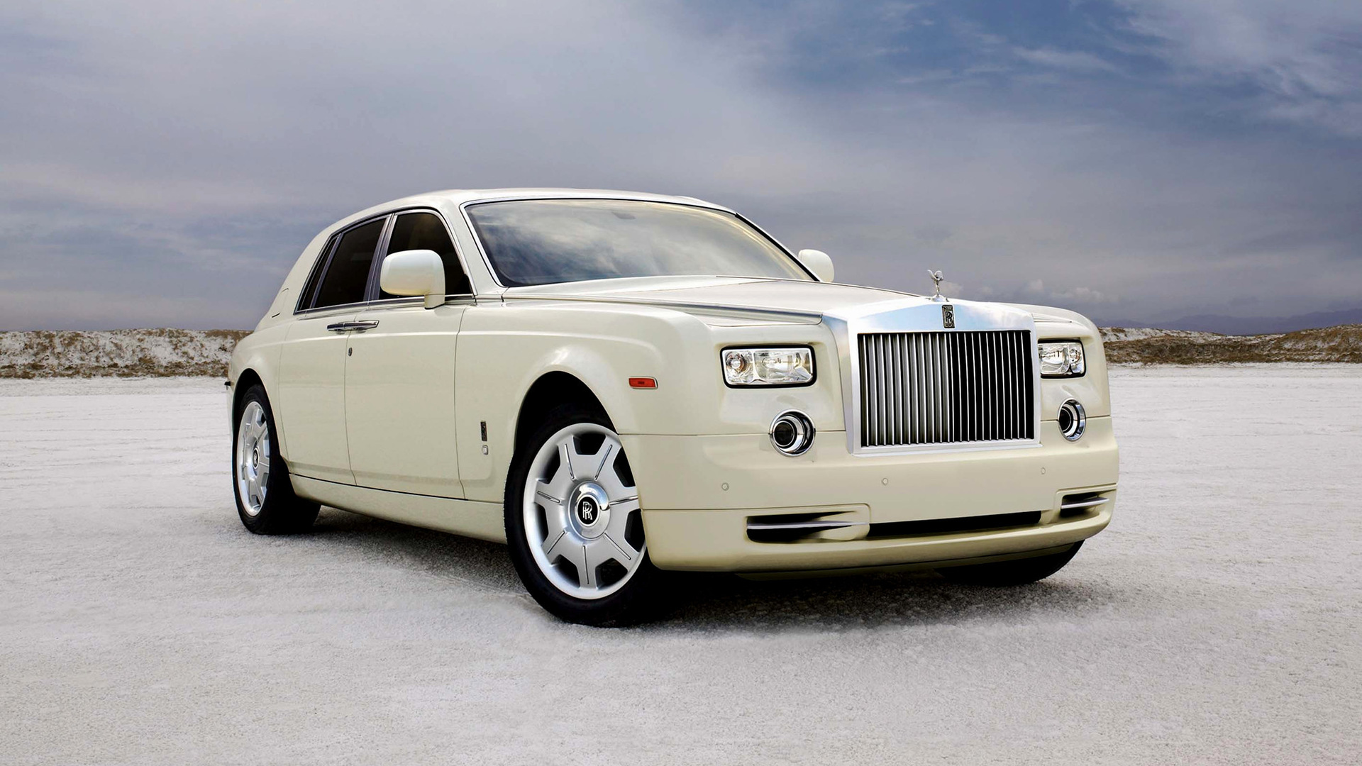 Téléchargez des papiers peints mobile Rolls Royce, Voiture, Véhicules, Voiture Blanche, Rolls Royce Phantom, Voiture Pleine Grandeur gratuitement.