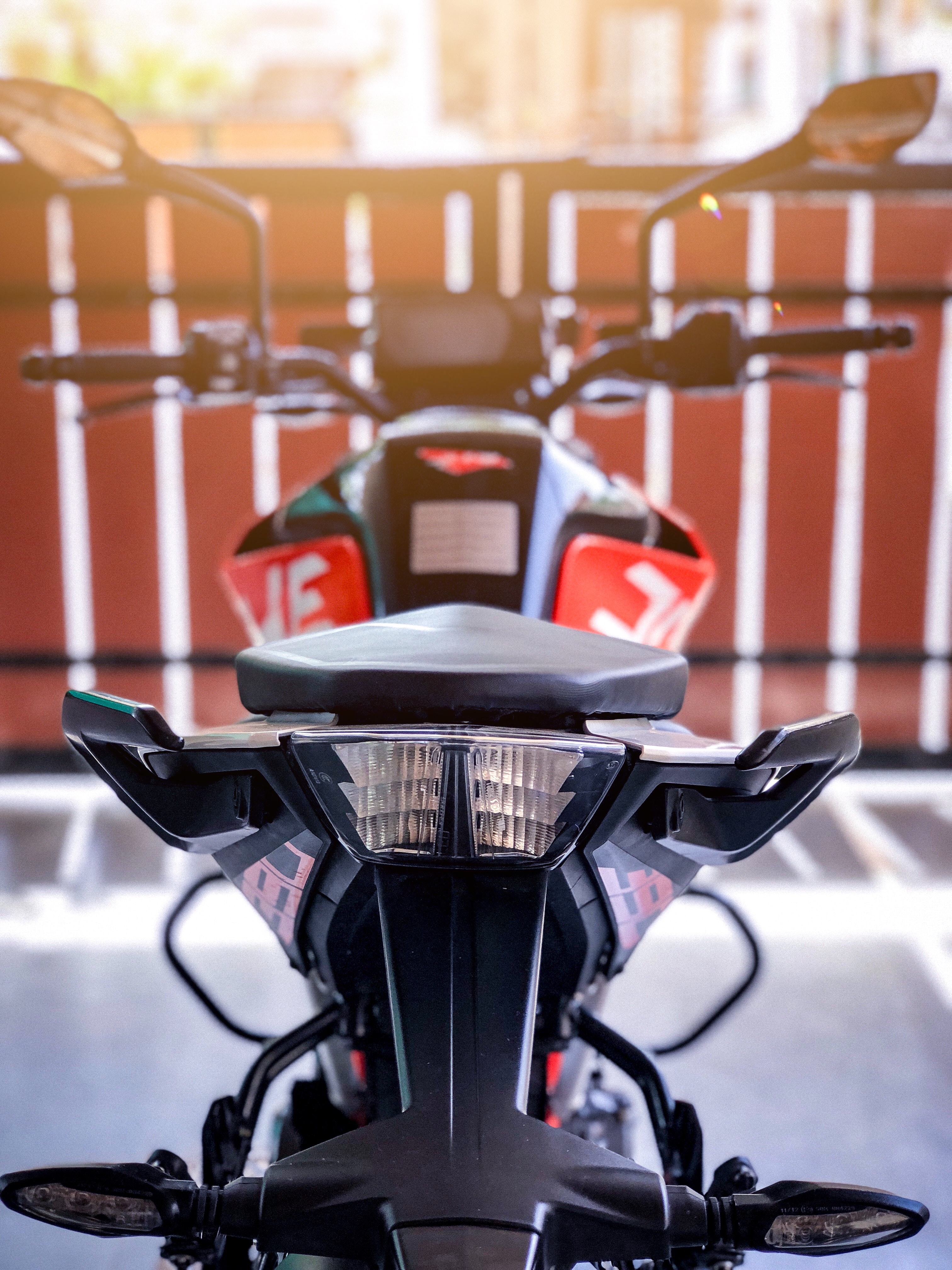 54307 télécharger l'image moto, lumières, lanternes, vue arrière, motocyclette, bicyclette, vélo - fonds d'écran et économiseurs d'écran gratuits