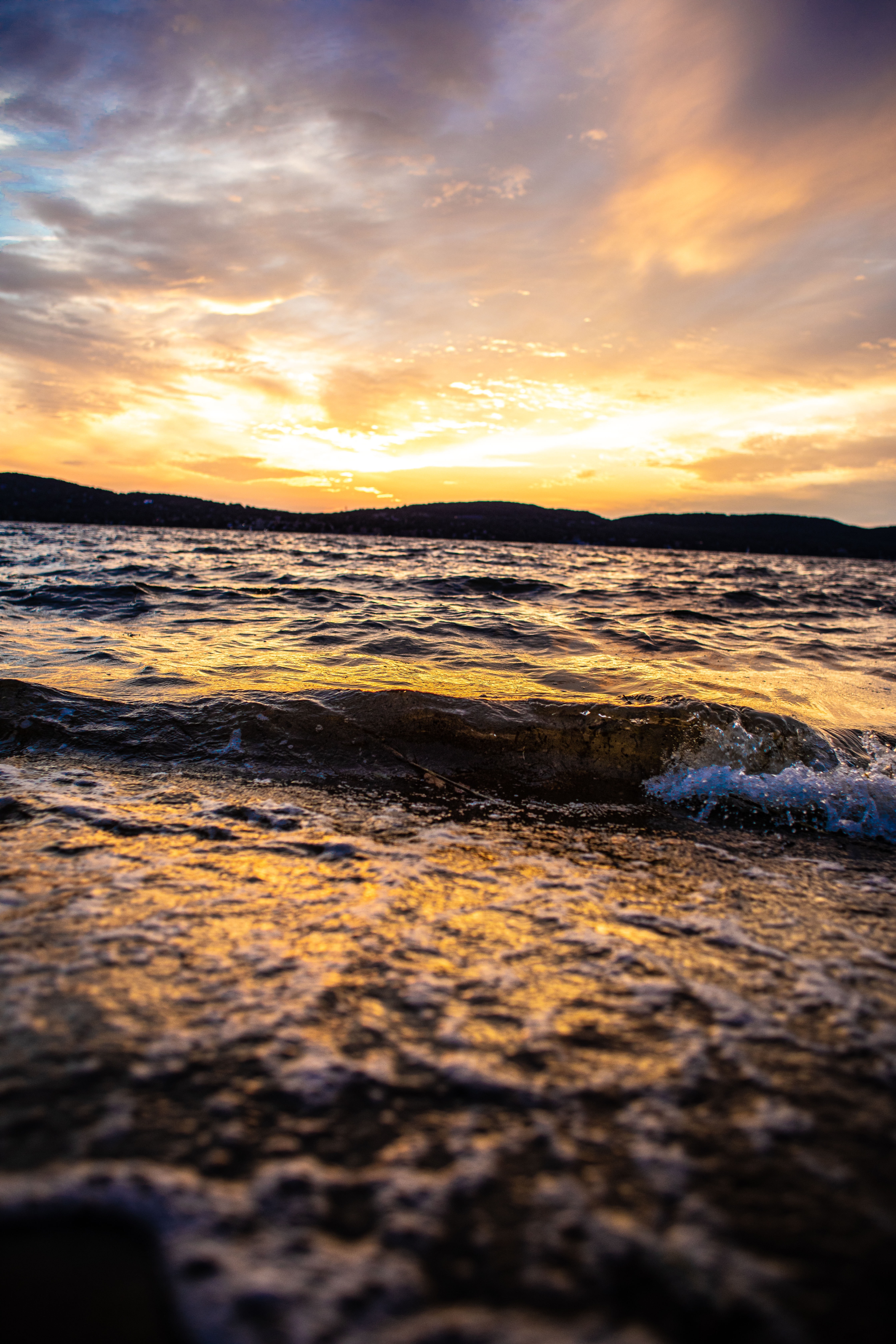 Laden Sie das Natur, Wasser, Sunset, Ufer, Bank, Dämmerung, Twilight, Waves-Bild kostenlos auf Ihren PC-Desktop herunter