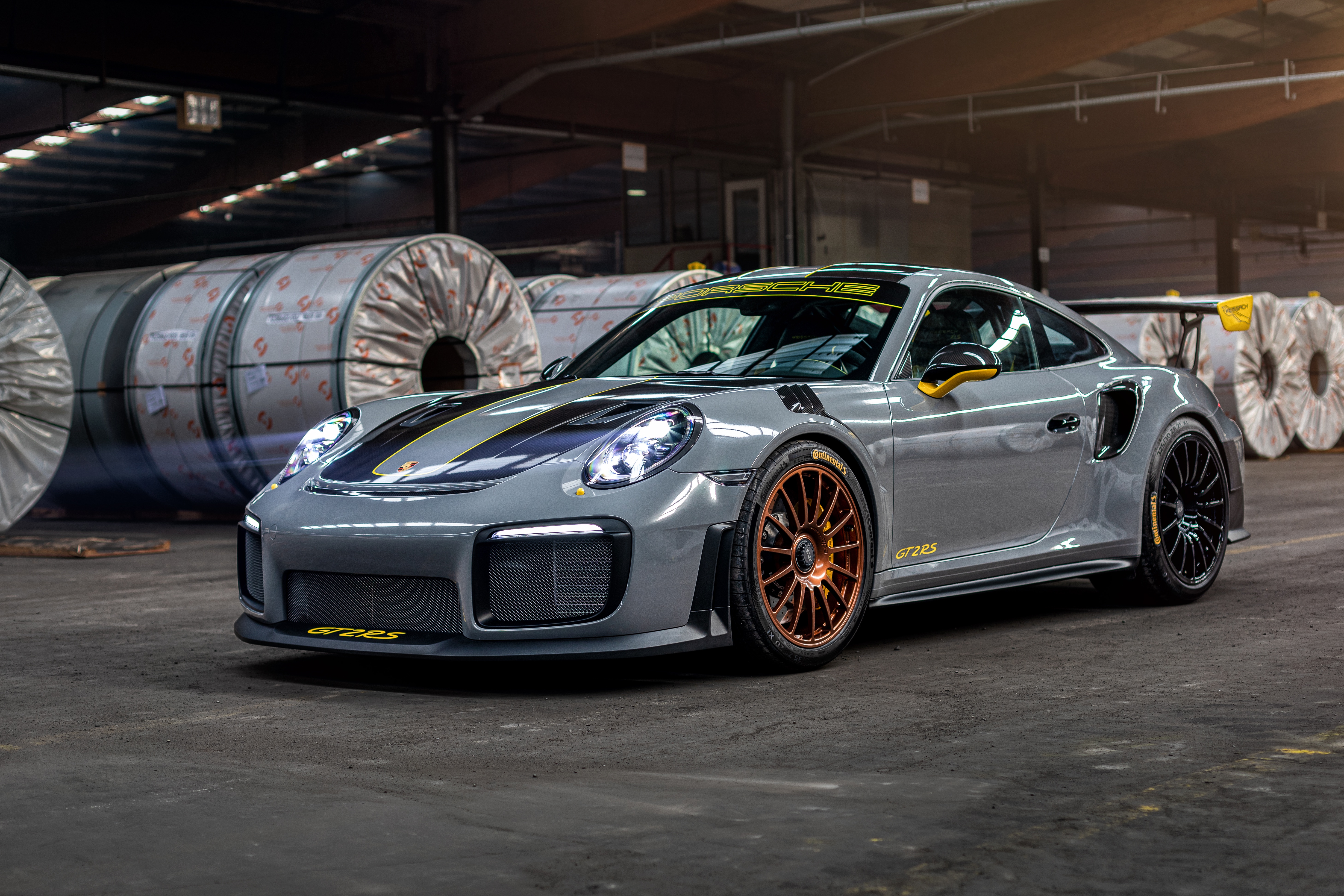 Descargar fondos de escritorio de Porsche 911 Gt2 Rs HD