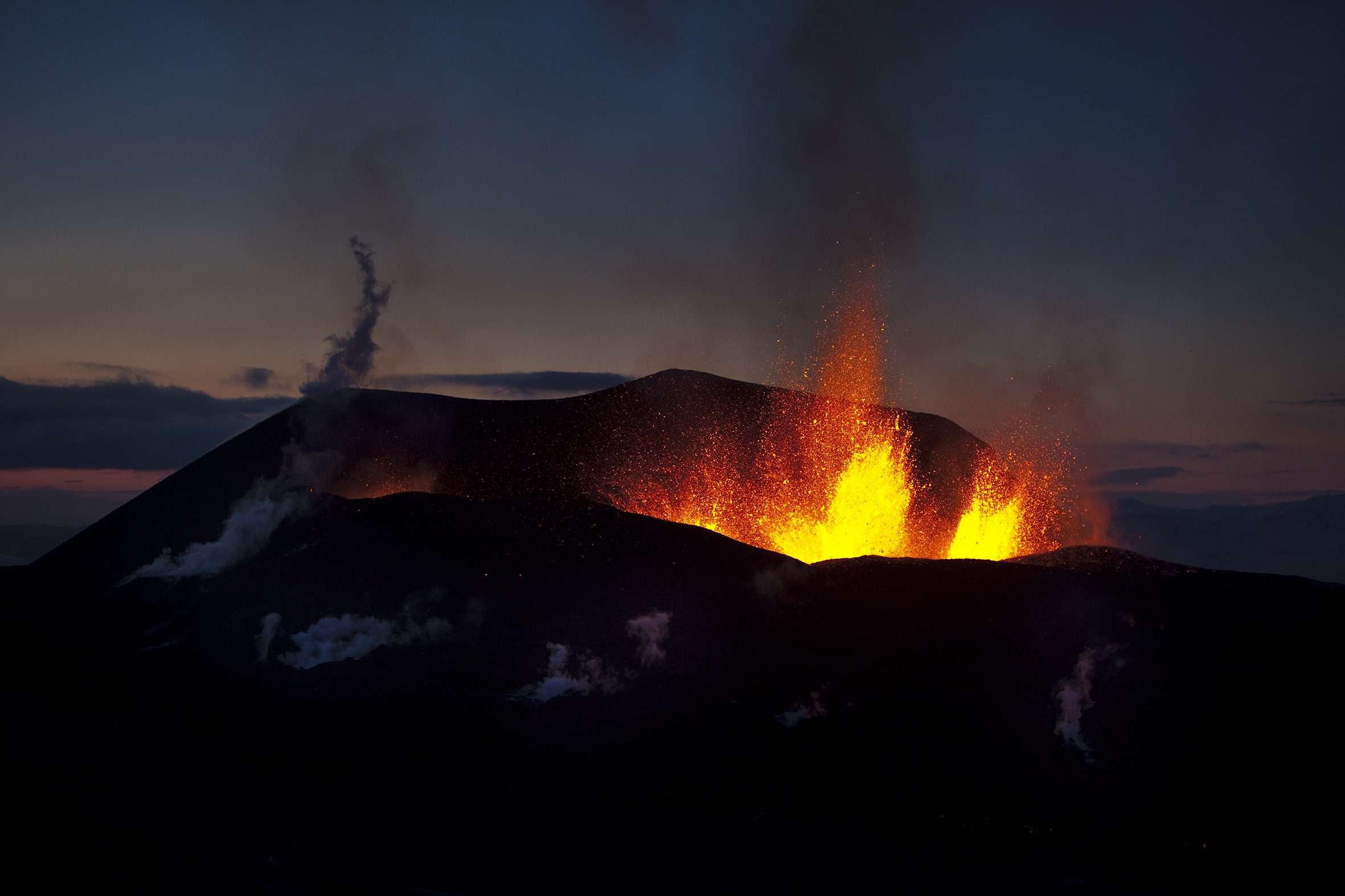 volcano, nature, night, fountain, lava, eruption HD wallpaper
