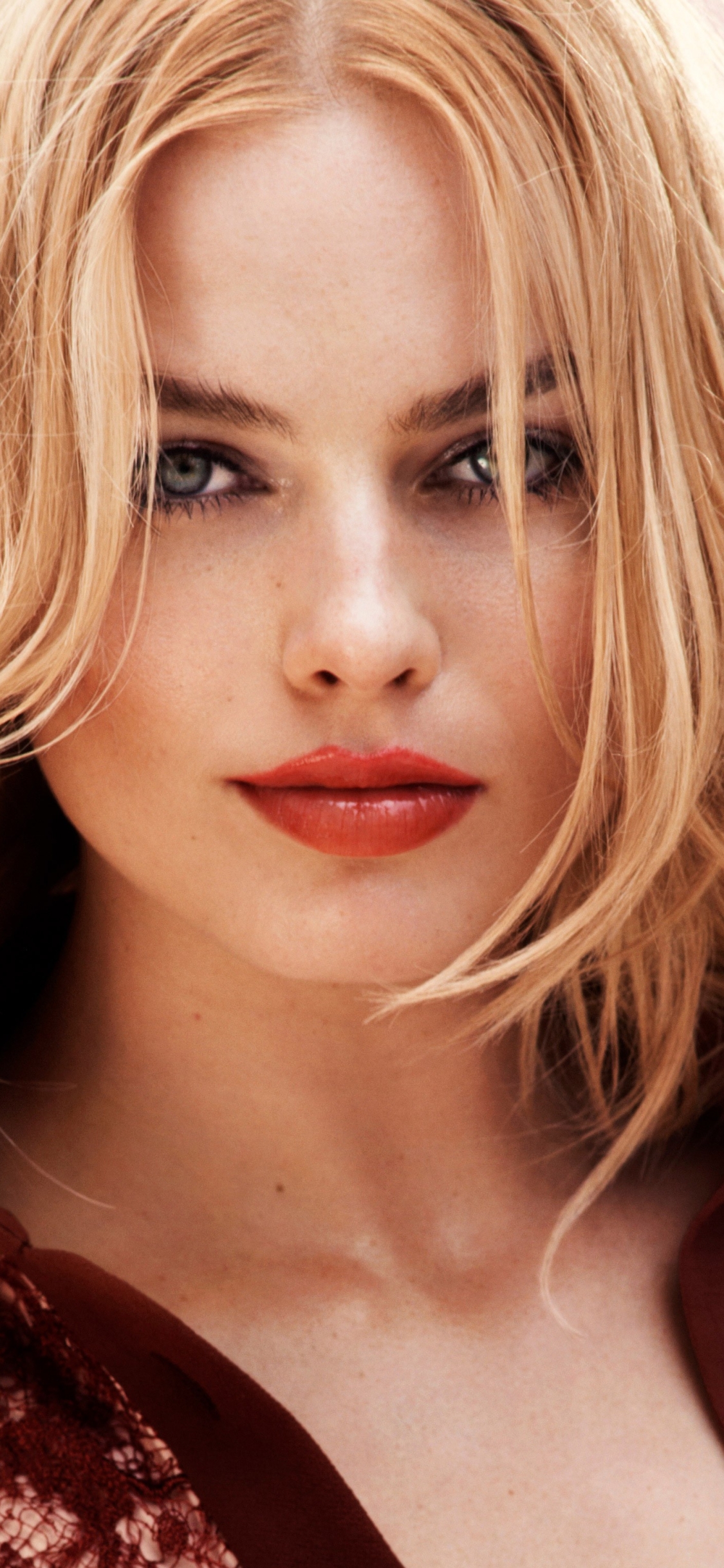 Handy-Wallpaper Blond, Gesicht, Blaue Augen, Blondinen, Berühmtheiten, Darstellerin, Lippenstift, Australisch, Margot Robbie kostenlos herunterladen.