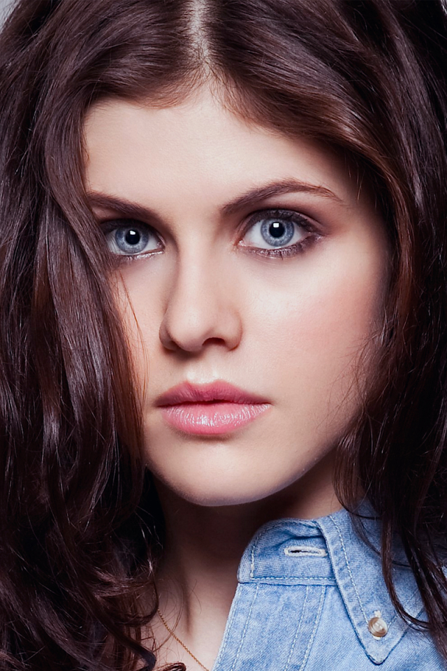 Baixar papel de parede para celular de Celebridade, Alexandra Daddario gratuito.