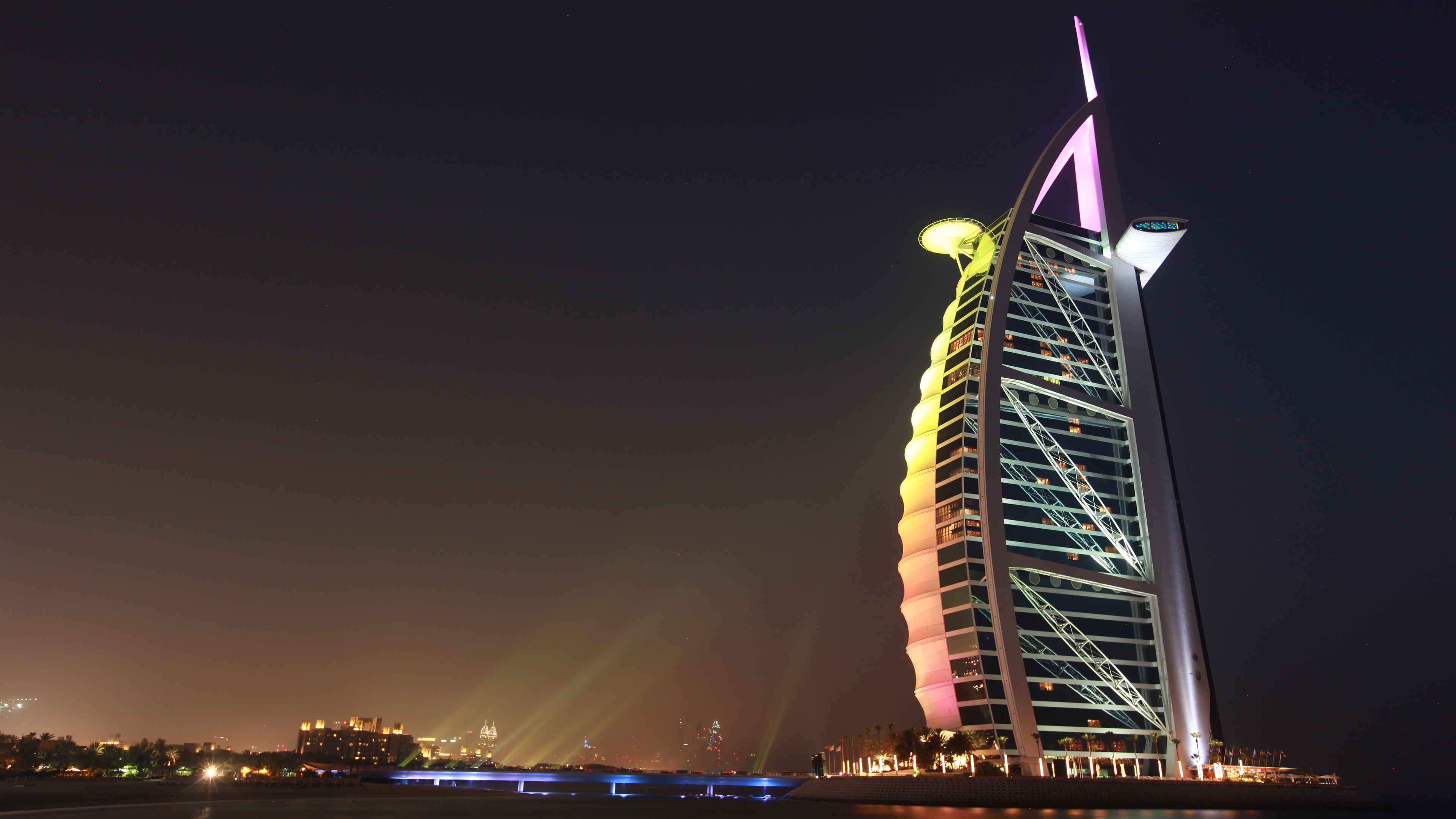 Laden Sie Burj Al Arab HD-Desktop-Hintergründe herunter